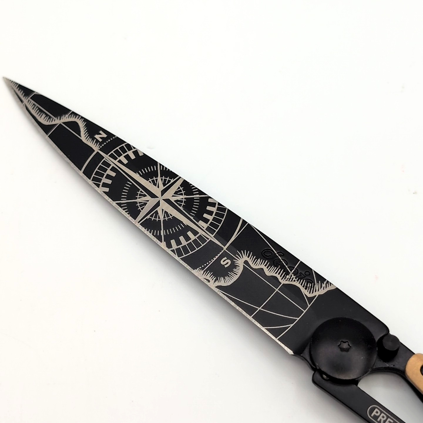 Deejo 37g Black Titanium | Terra Incognita | Juniper Wood Handle | 3.75″ Blade