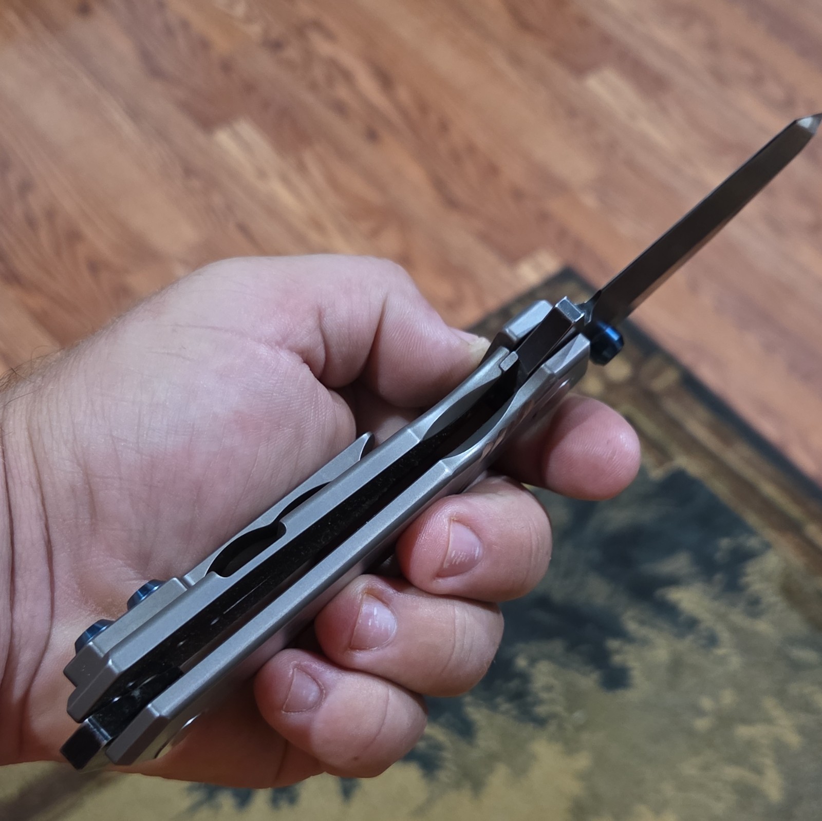 Manual Tanto Pocketknife Titanium Frame Lock Clip Gray Blue Skyke Clone