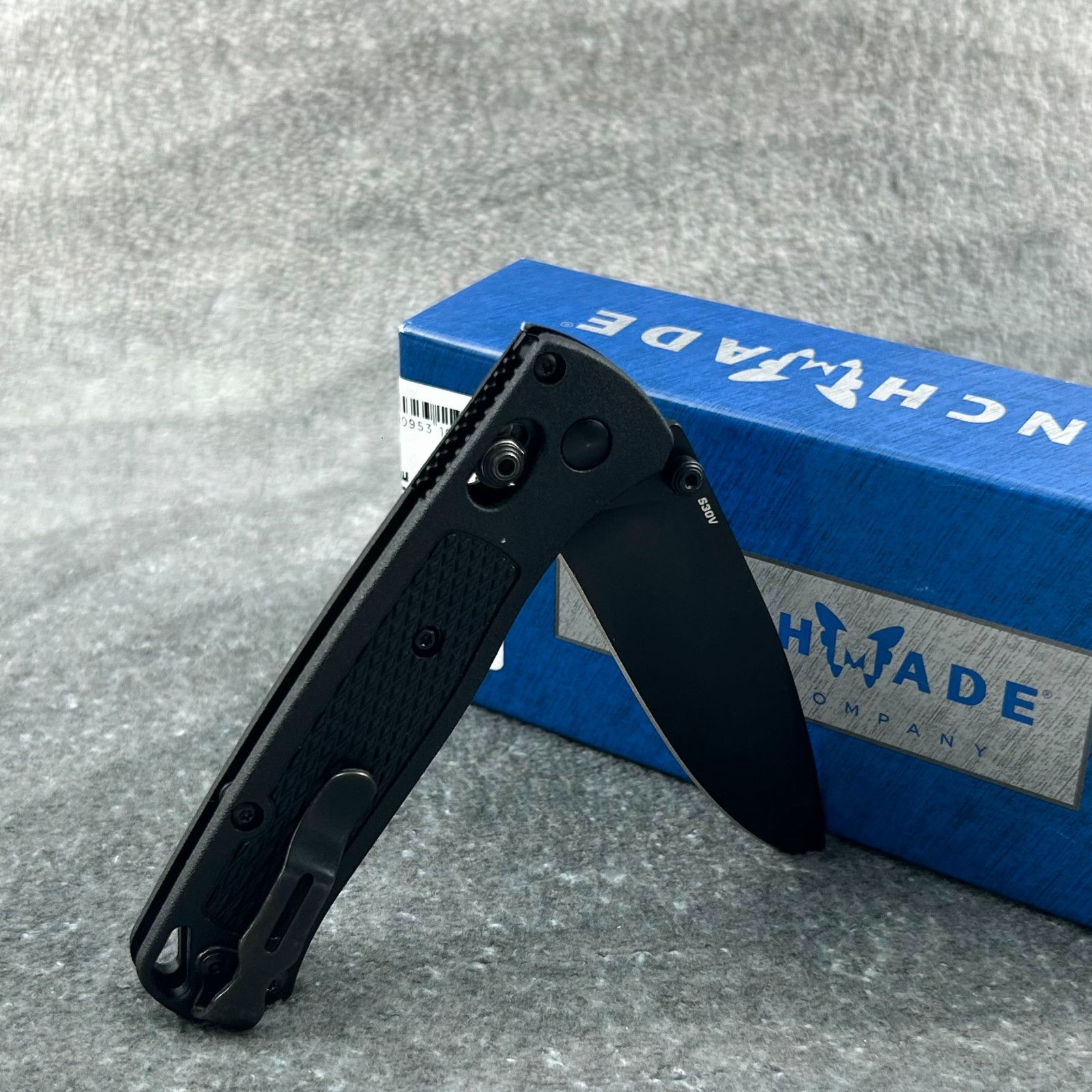 Benchmade-Knives Bugout-(535BK-2) Black CF-Elite Handle CPM-S30V-Steel Knives