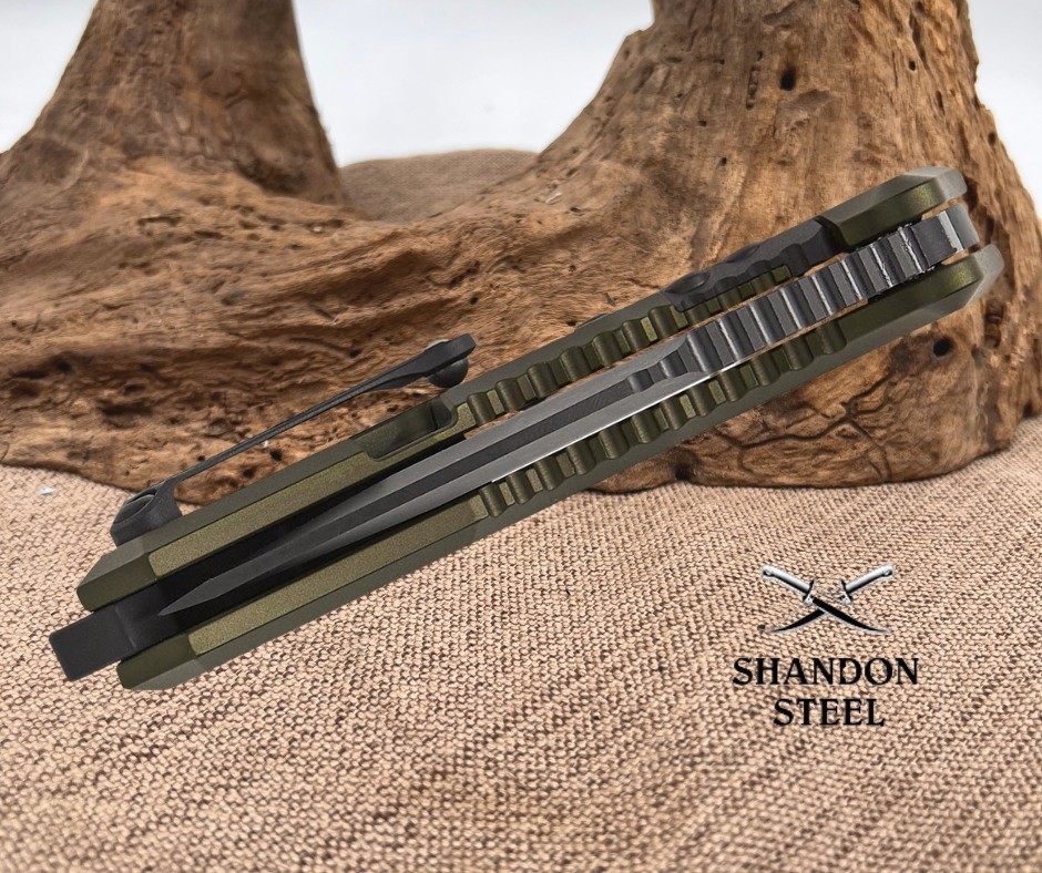 Heretic Knives Medusa Manual Flipper – Tanto Blade / CPM-Magnacut Steel / Green