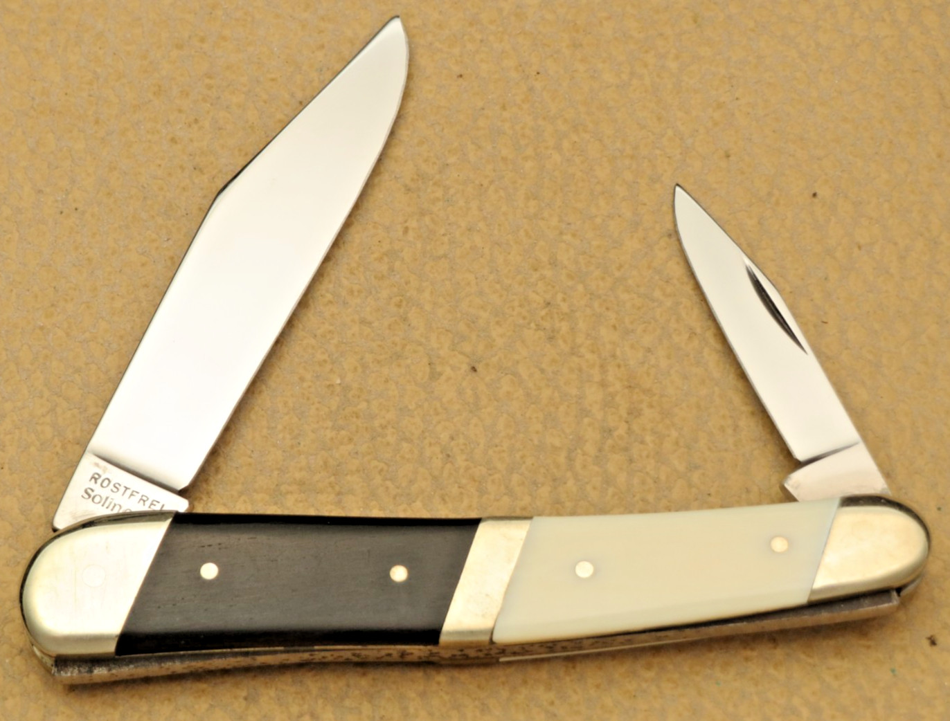 Friedrich Hartkopf Solingen Two Blade Serpentine Penknife Two-Tone Bone Handles