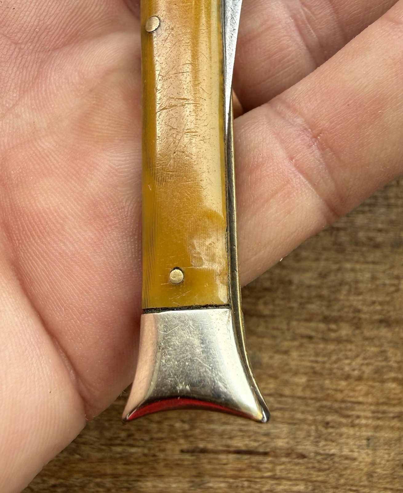W.R. Case & Sons B1051 Fishtail Bow Tie Knife 1905-1914 Yellow Antique Rare