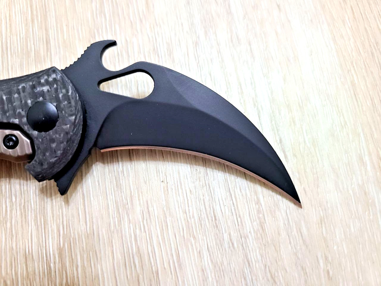 Fox Knives FX-599TICS Carbon Fiber/Titanium Black Made In Italy Karambit