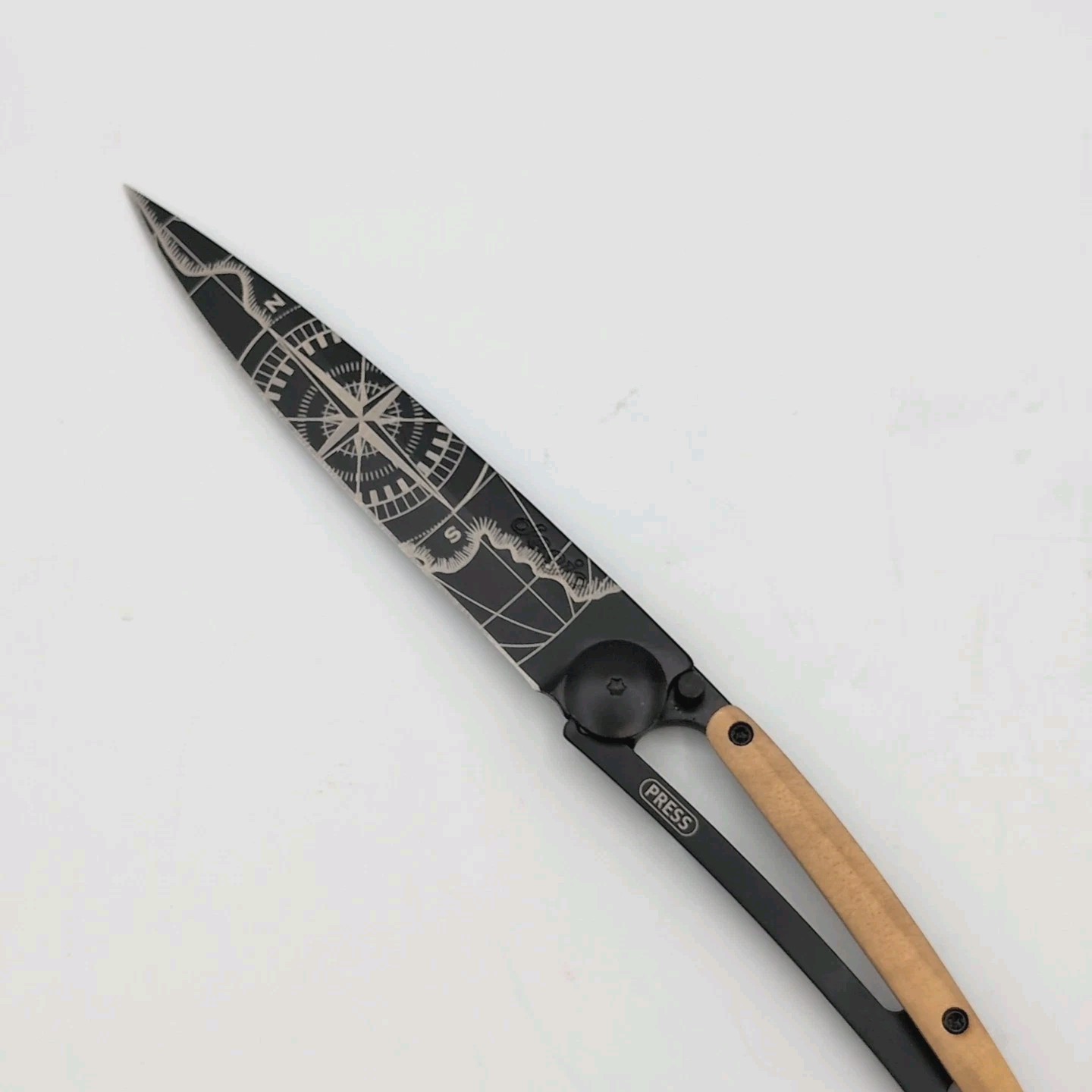 Deejo 37g Black Titanium | Terra Incognita | Juniper Wood Handle | 3.75″ Blade