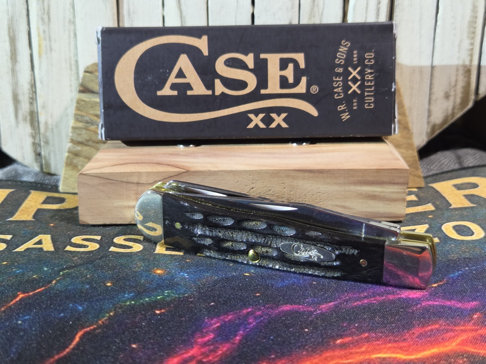 Case XX Buffalo Horn Full Size Trapper Knife NIB 2026