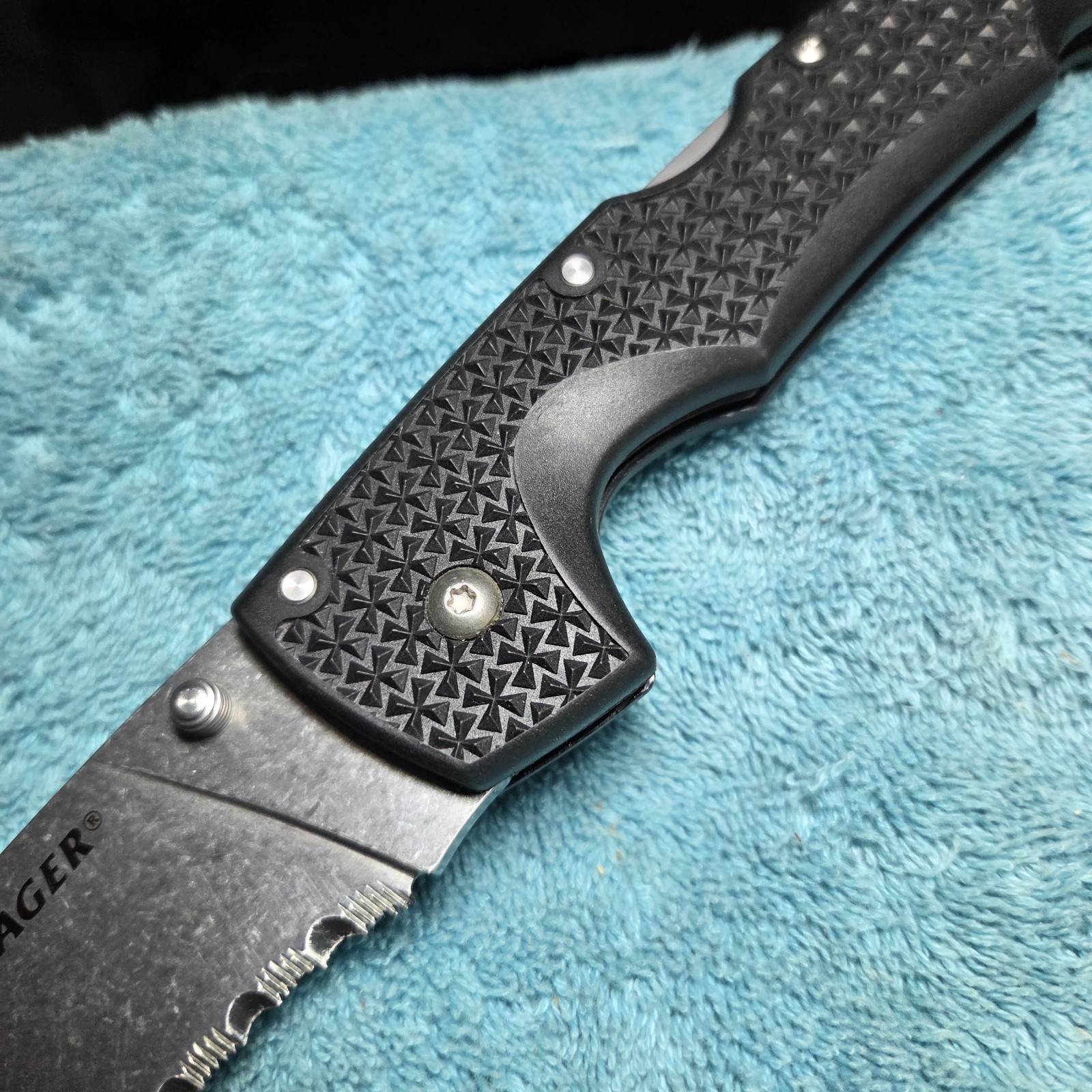 Cold Steel XL Voyager Folding Knife 5.5″ AUS-10A Steel Blade Griv-Ex Handle