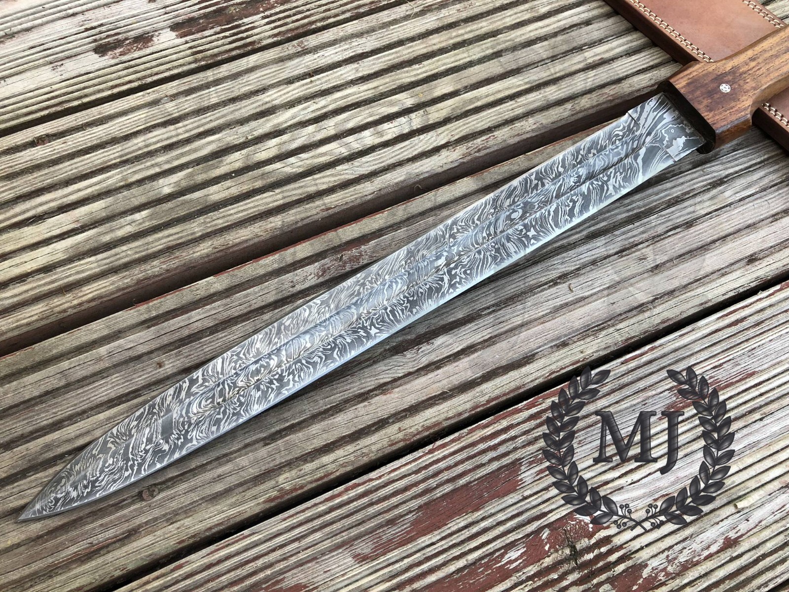 Custom Handmade Damascus Steel Hunting Sword Warrior Sword Double Edge Sheath