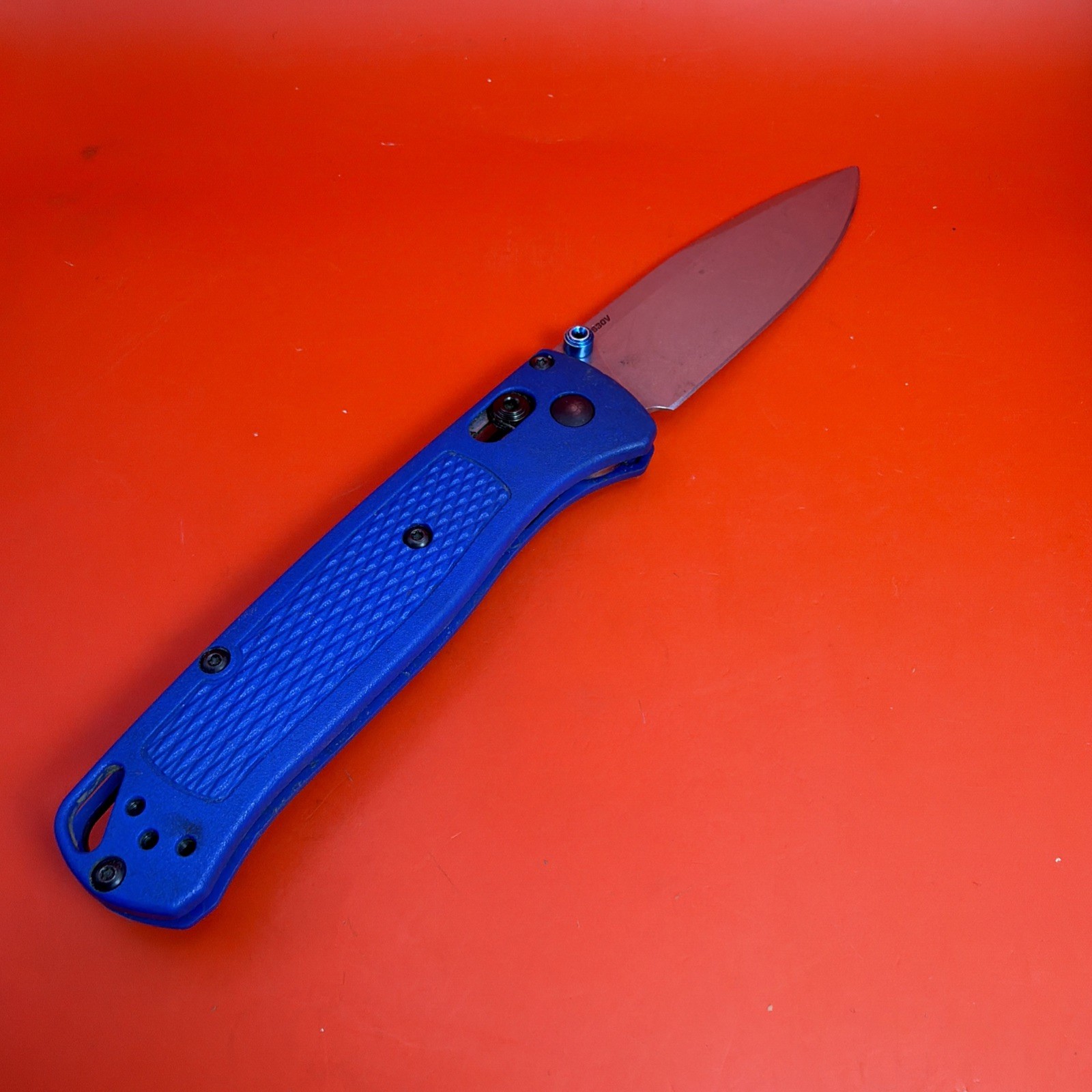 Benchmade Bugout 535 CPM-S30V Steel 3.24 Blade Blue Handle