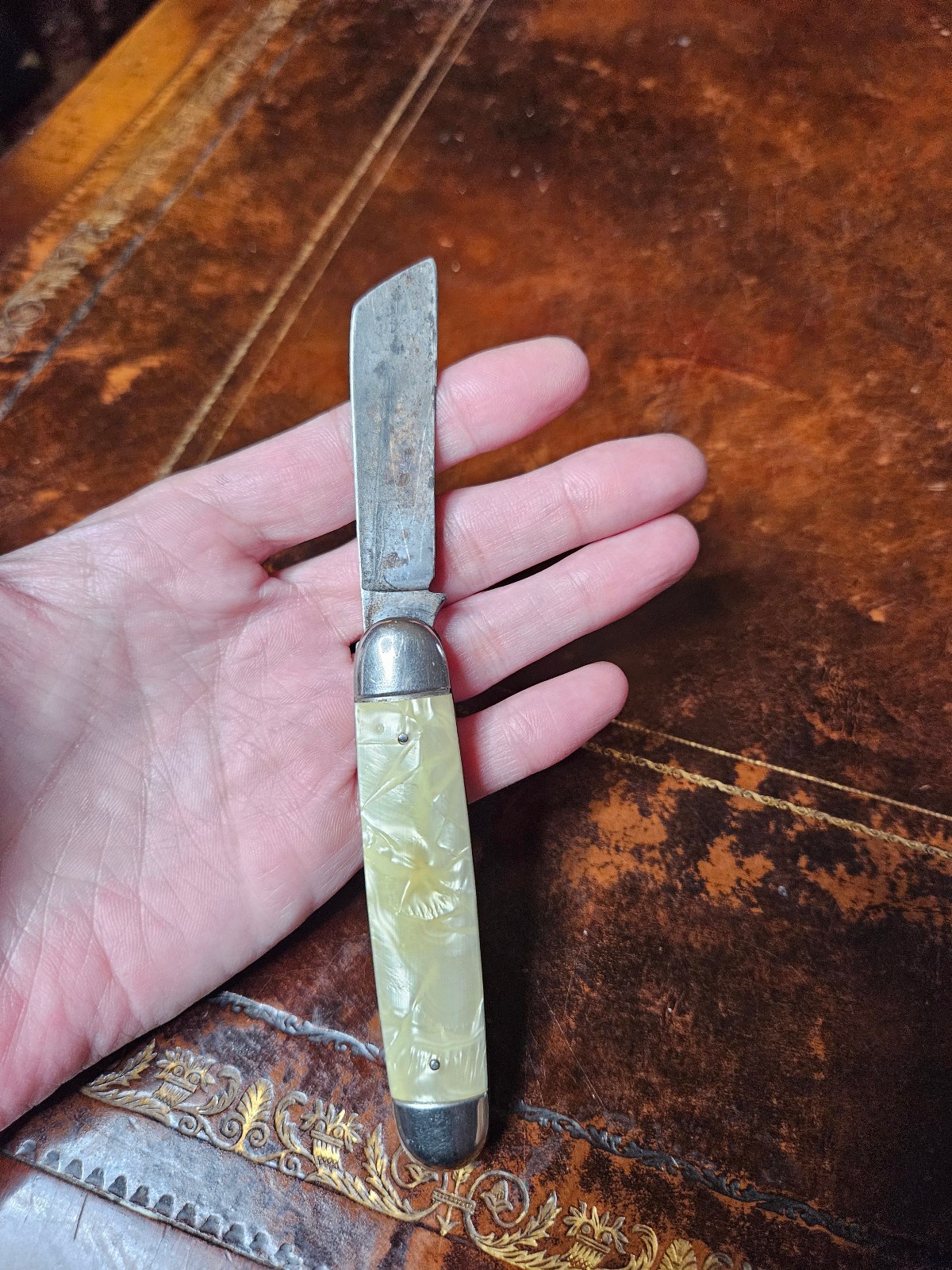 Imperial Celluloid Pearl Single Blade Knife