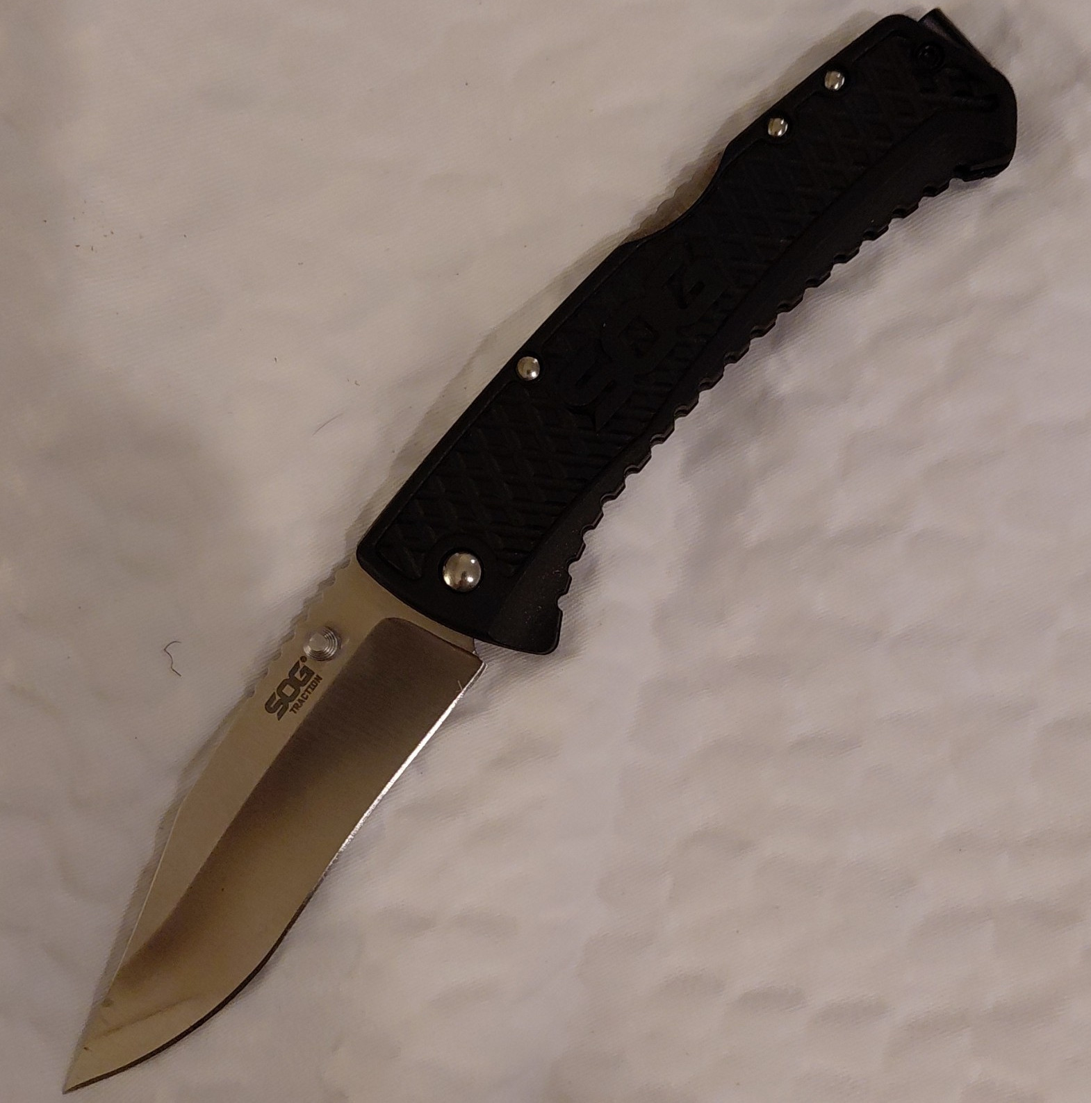 SOG Pocketknife Folding 2.76-4in Tanto Plain Edge Liner Lock Black Clip