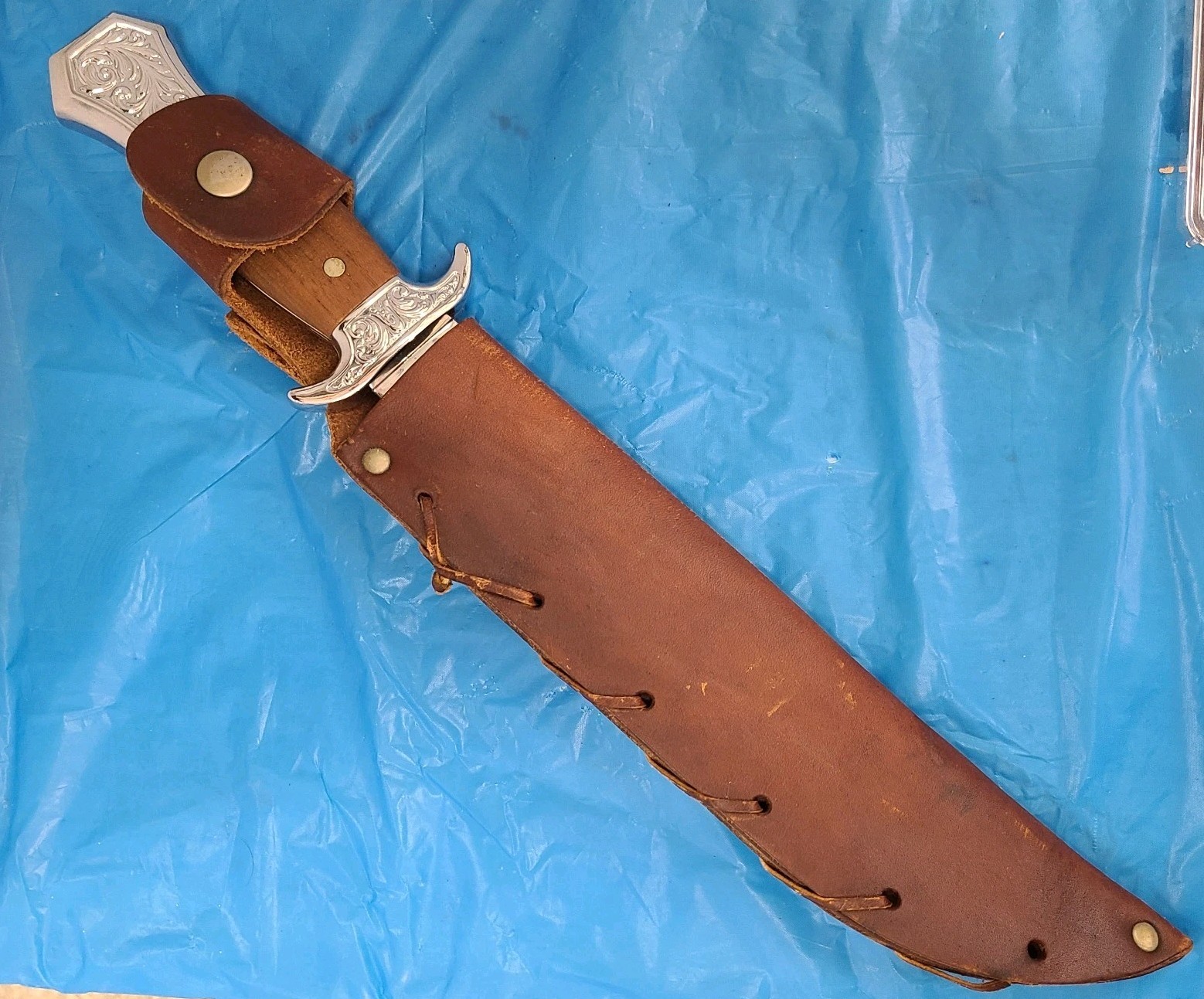 Davy Crockett Carvel Hall USA Commemorative Reproduction Bowie Knife 15″ 1976