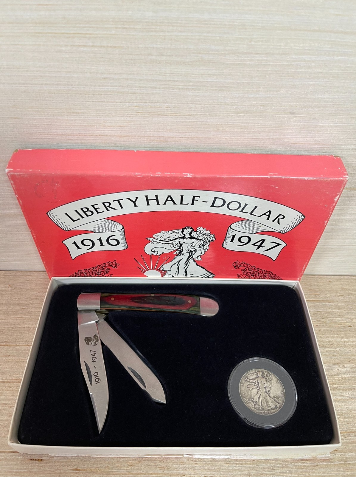1945 Walking Liberty Half Dollar 90 % Silver Cherokee Pocket Knife Box Set