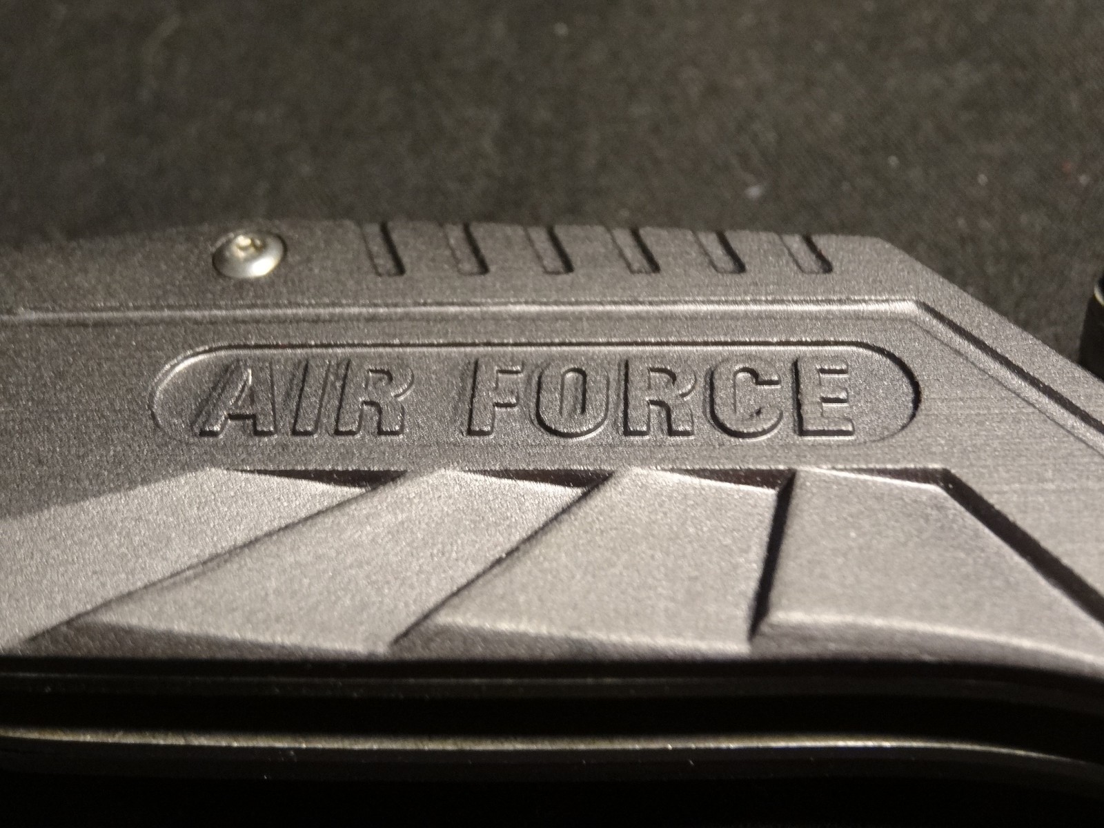 United States Air Force YC-501AF Tactical Folding Knife With Dog Tag