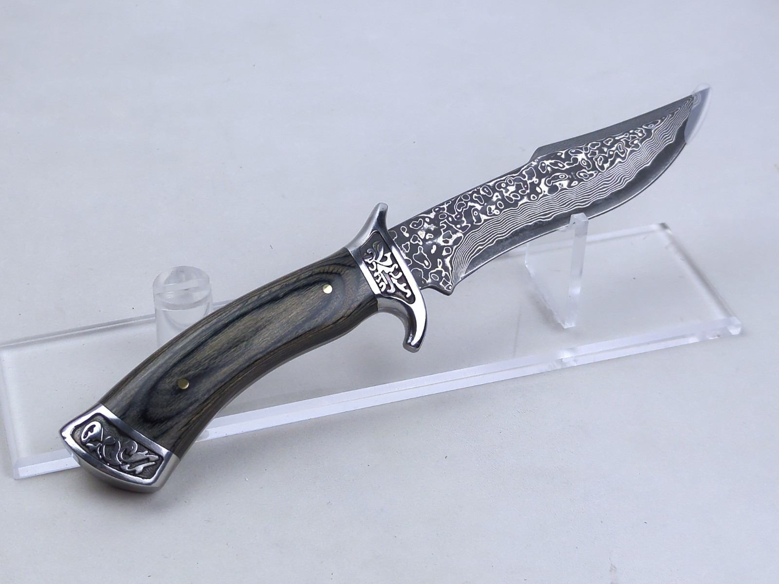 5.5-inch Hunting Knife w/ STAINLESS Laser-Etched DAMASCUS Blade & LEATHER Sheath