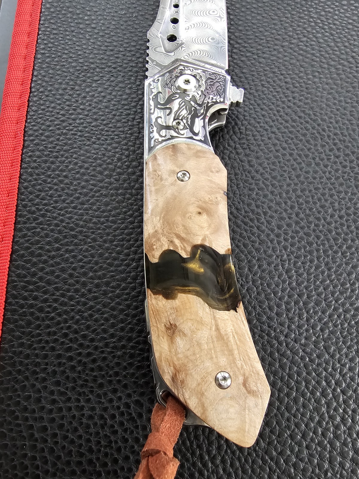 Damascus Steel Pattern Folding Knife 3.5″ Blade Wood Resin Handle Leather Sheath