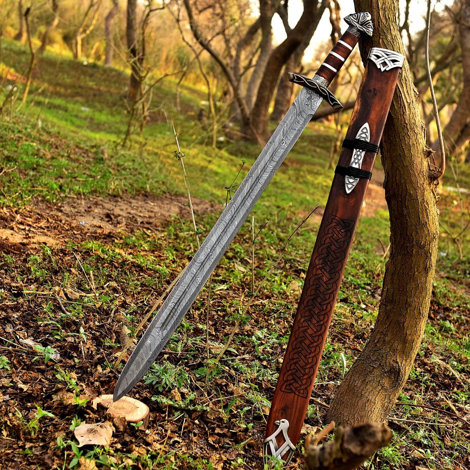 Handmade Damascus Steel Viking Sword: Medieval Replica with Scabbard