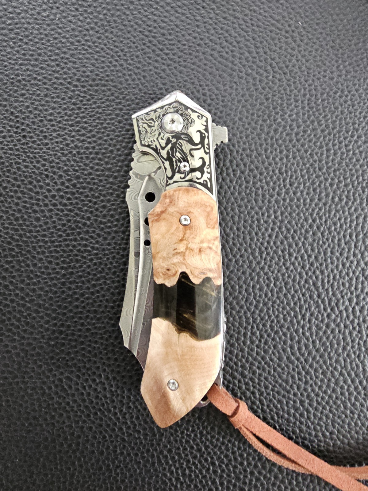 Damascus Steel Pattern Folding Knife 3.5″ Blade Wood Resin Handle Leather Sheath