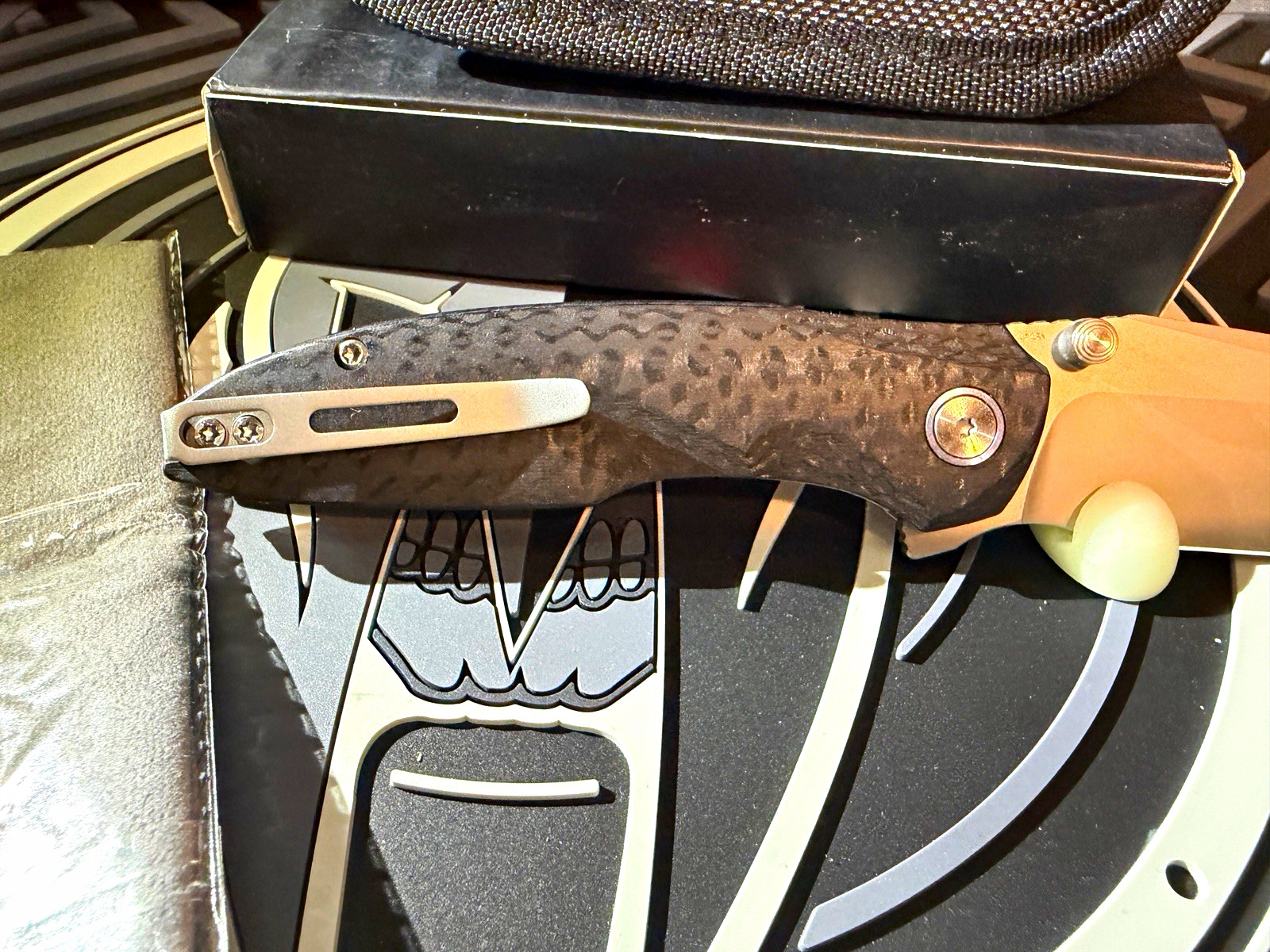 Remette Swordfish M390 Carbon Fiber Pocketknife Drop Point Plain Manual Liner