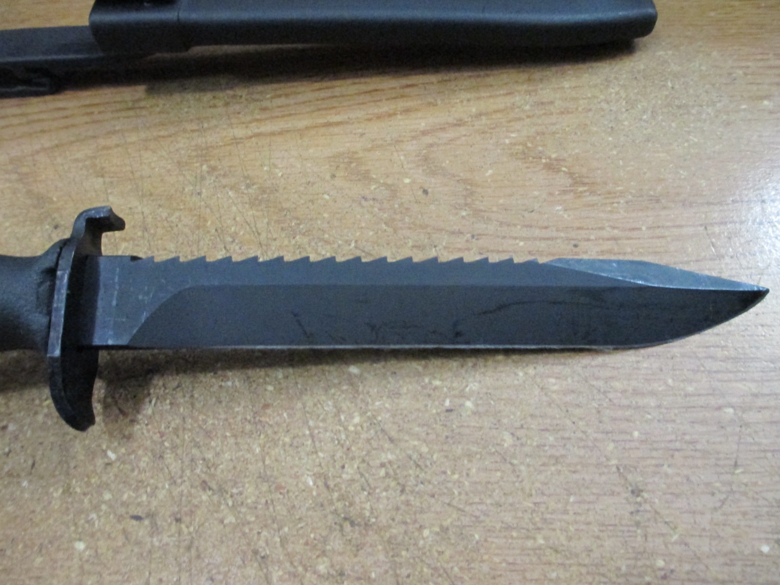 Vintage GLOCK 81 MADE IN AUSTRIA FIGHTING COMBAT FIELD KNIFE ROUND LOGO Gen 1