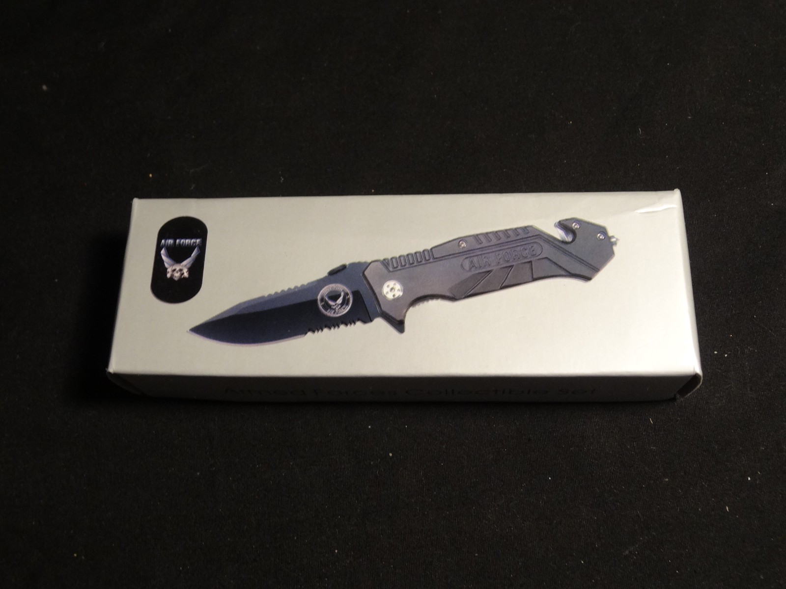 United States Air Force YC-501AF Tactical Folding Knife With Dog Tag