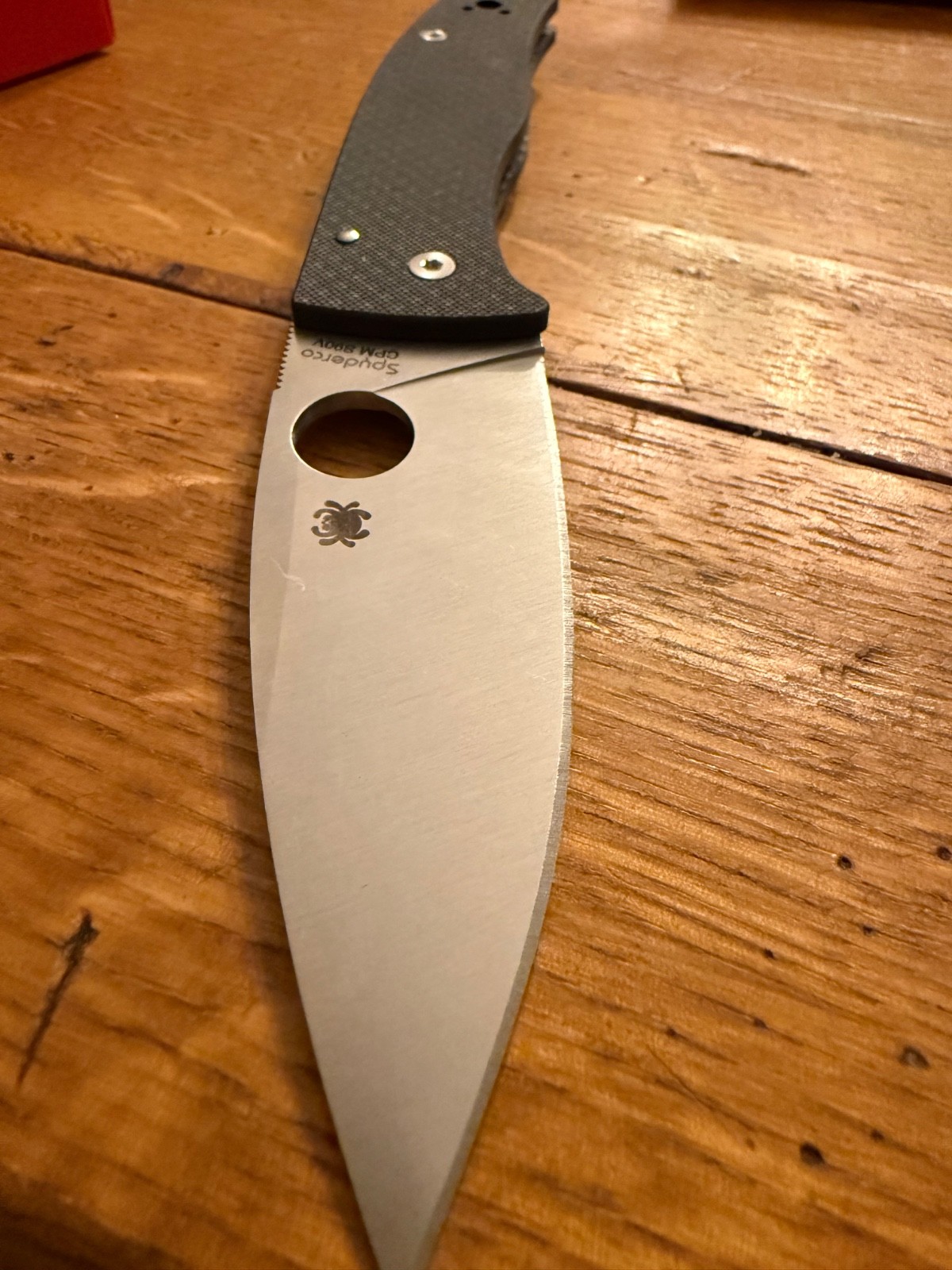 NEW! HSpyderco Bodacious Carbon Fiber Sprint Run – 3.63″ S90V Satin C263CFP90V
