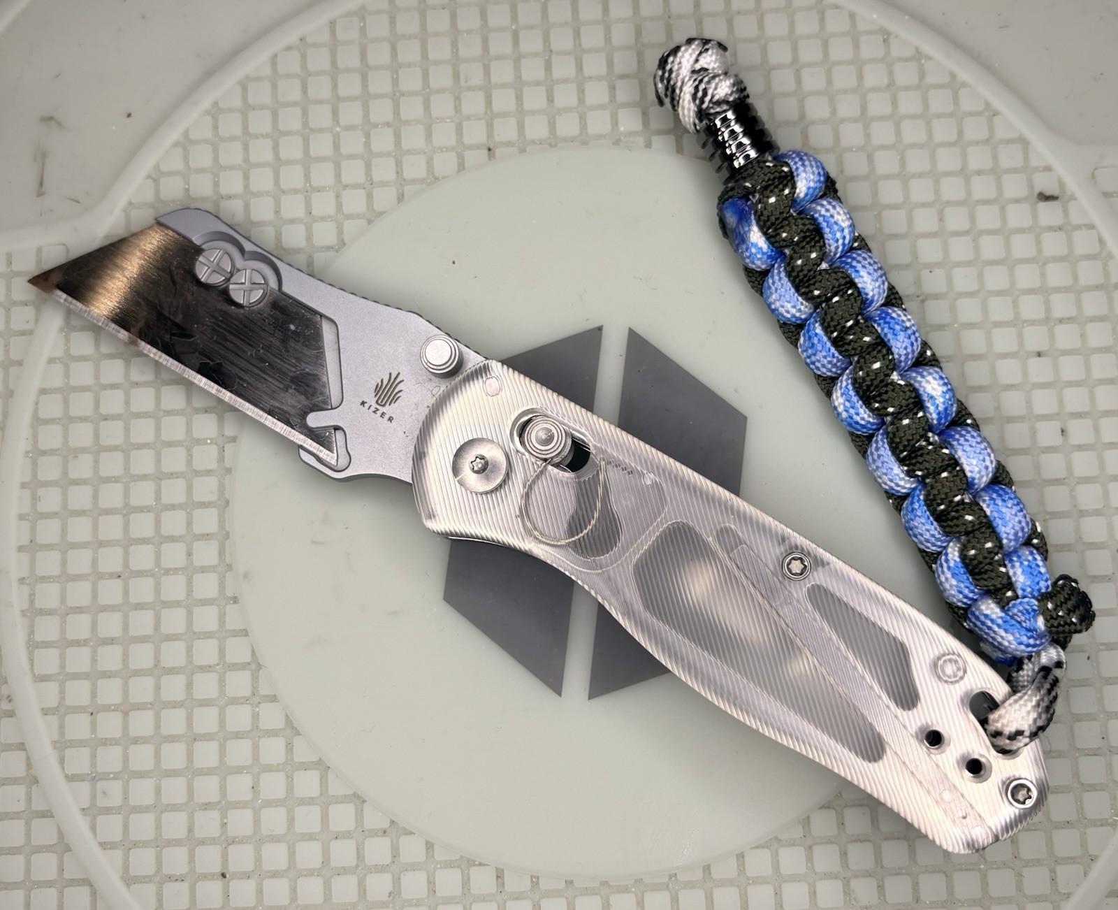 Kizer Cutlery Drop Bear Utility Clutch Lock Folding Pocket Knife 2.75in Blade