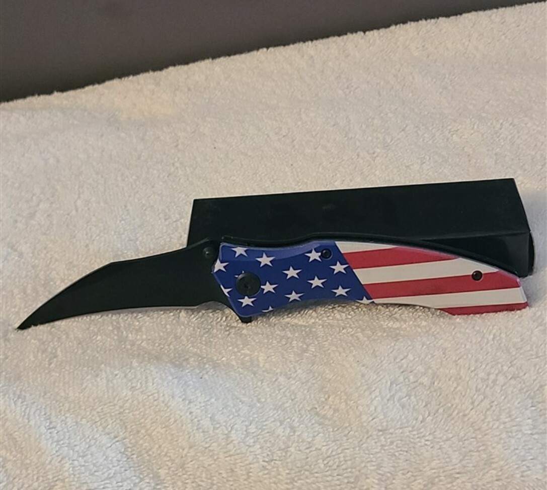 AMERICAN FLAG USA UNITED STATES SPRING ASSISTED KNIFE WITH BELT CLIP
