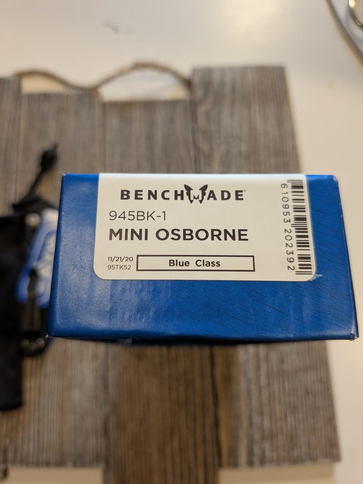 Benchmade 945BK-1 Mini Osborne Axis Reverse Tanto S30V Black/Blue G10