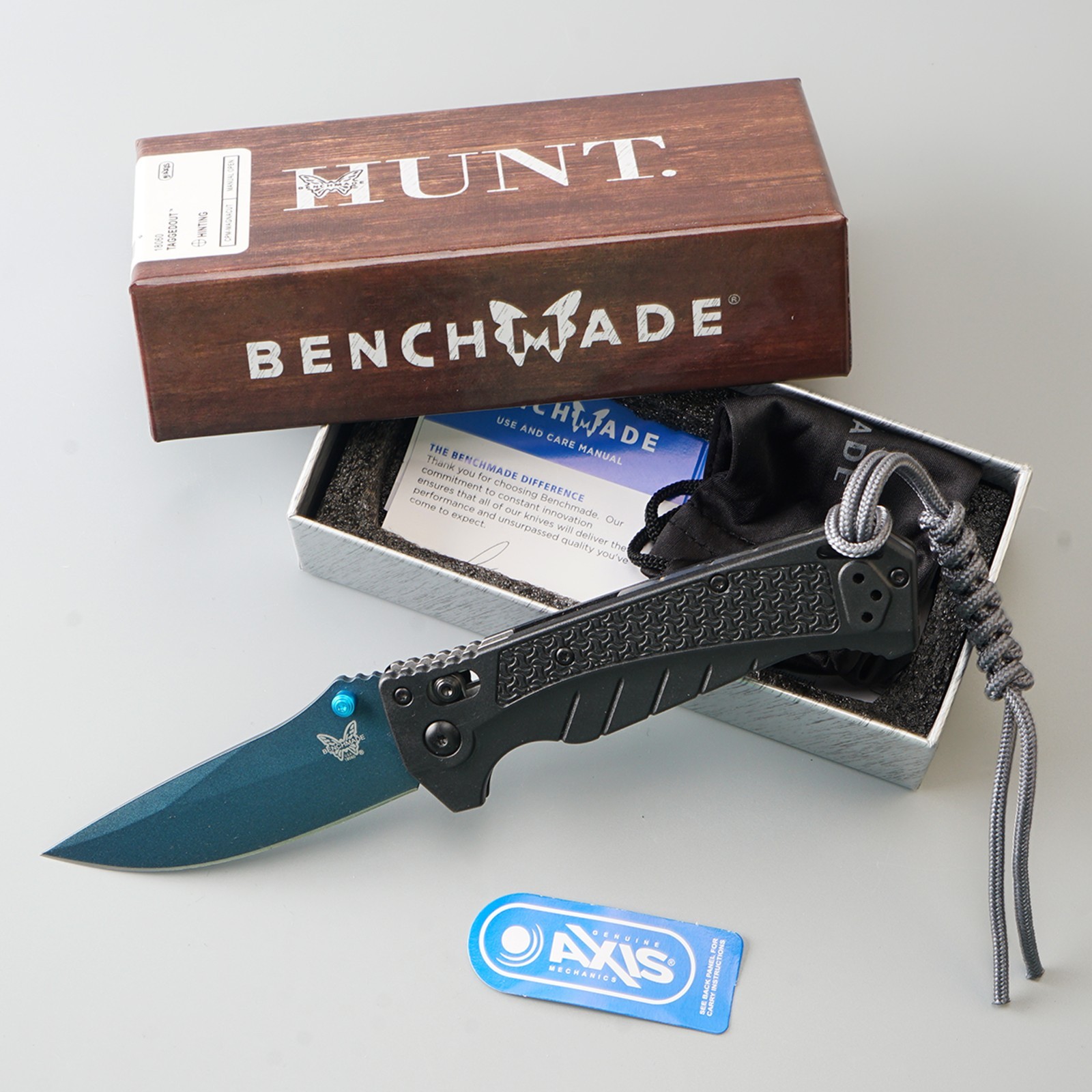 Benchmade 18060 CPM-MagnaCut AXIS Manual Folding Knife Blue Drop Point New