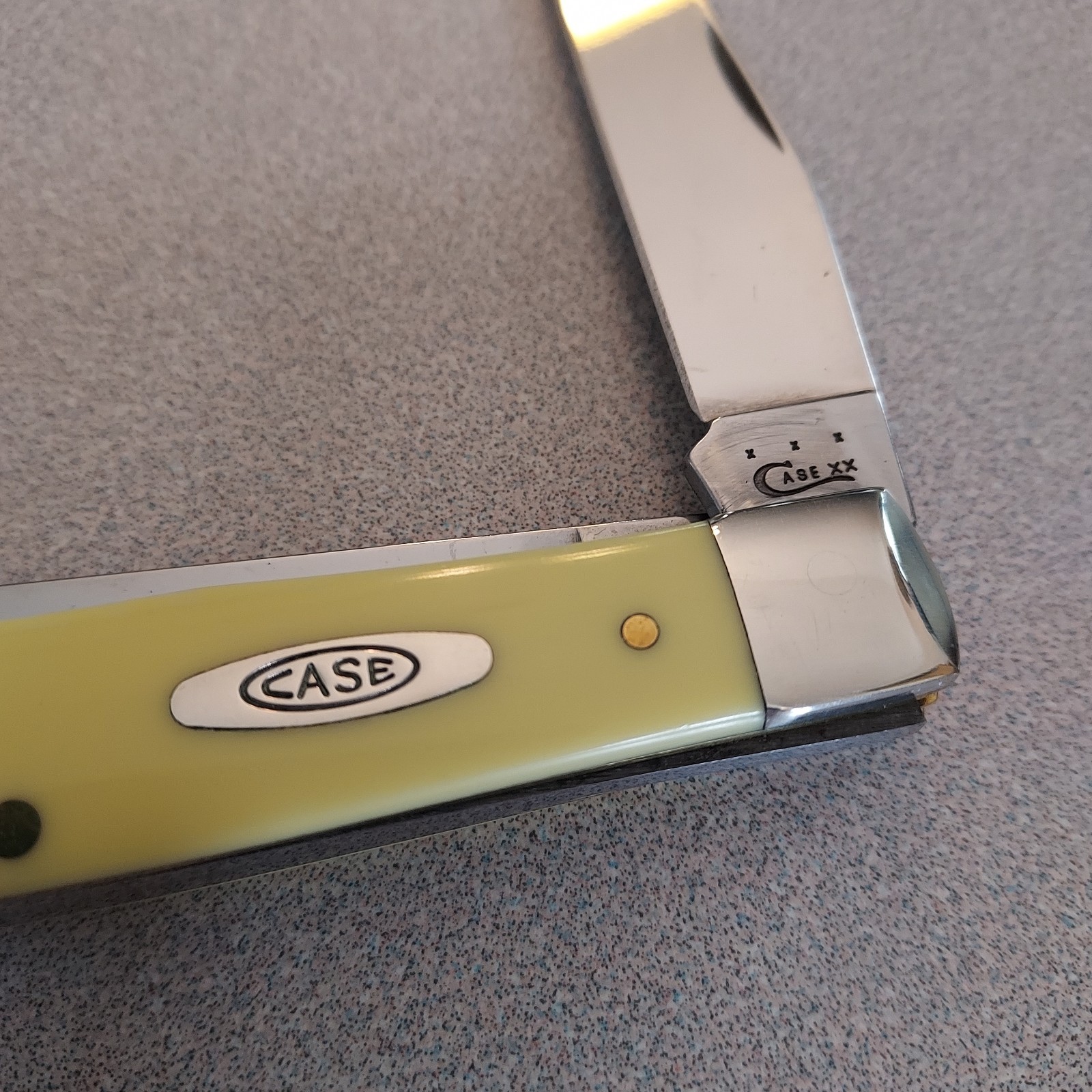 CASE XX 2013 Yellow Trapper 3254 CV Pocket Knife Oval Shield, good