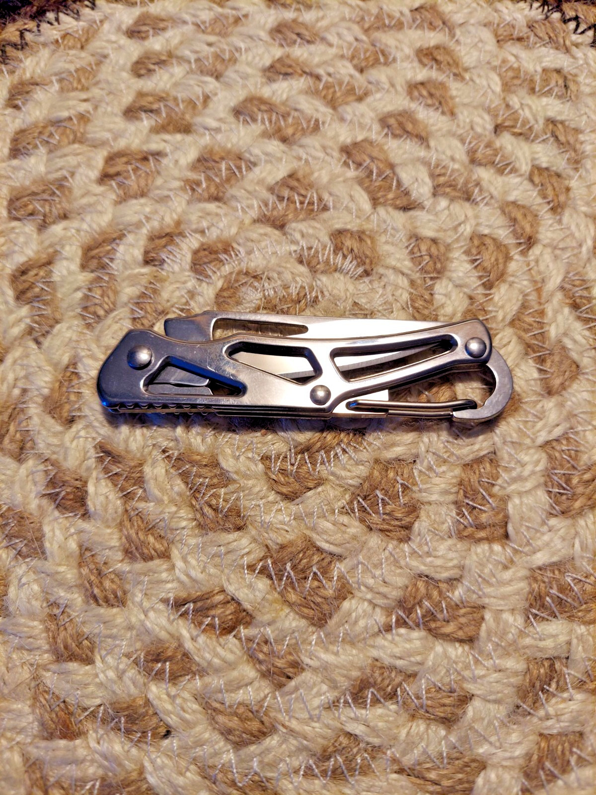 Stainless Steel Silver Tone Keychain Pocket Knife Folding Sharp Outdoor Camping