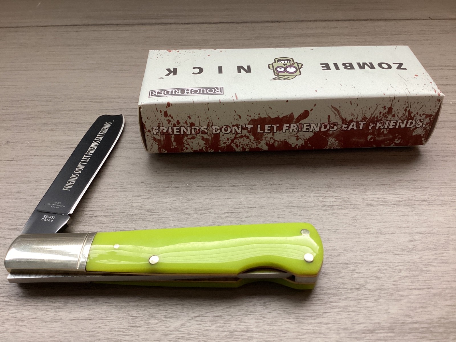 Rough Ryder Zombie Nick RR1451 Razor Pocket Knife Green/Black Single Blade