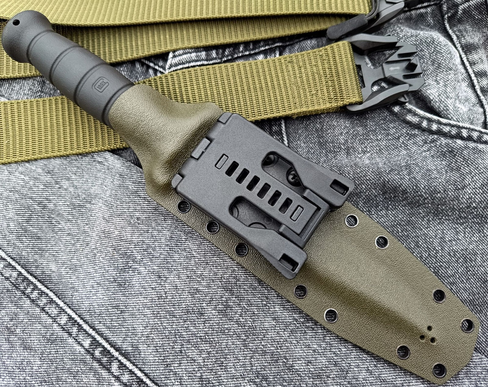 Glock 78/81 custom olive kydex sheath. Only the scabbard. Scabbard with mount