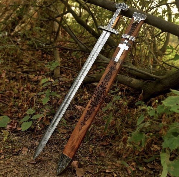 Handmade Viking Longsword Damascus Steel Medieval Sword w/ Wooden Scabbard