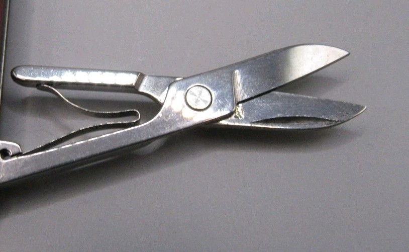 Victorinox Classic SD Halo Branded Solutions Advertising Knife