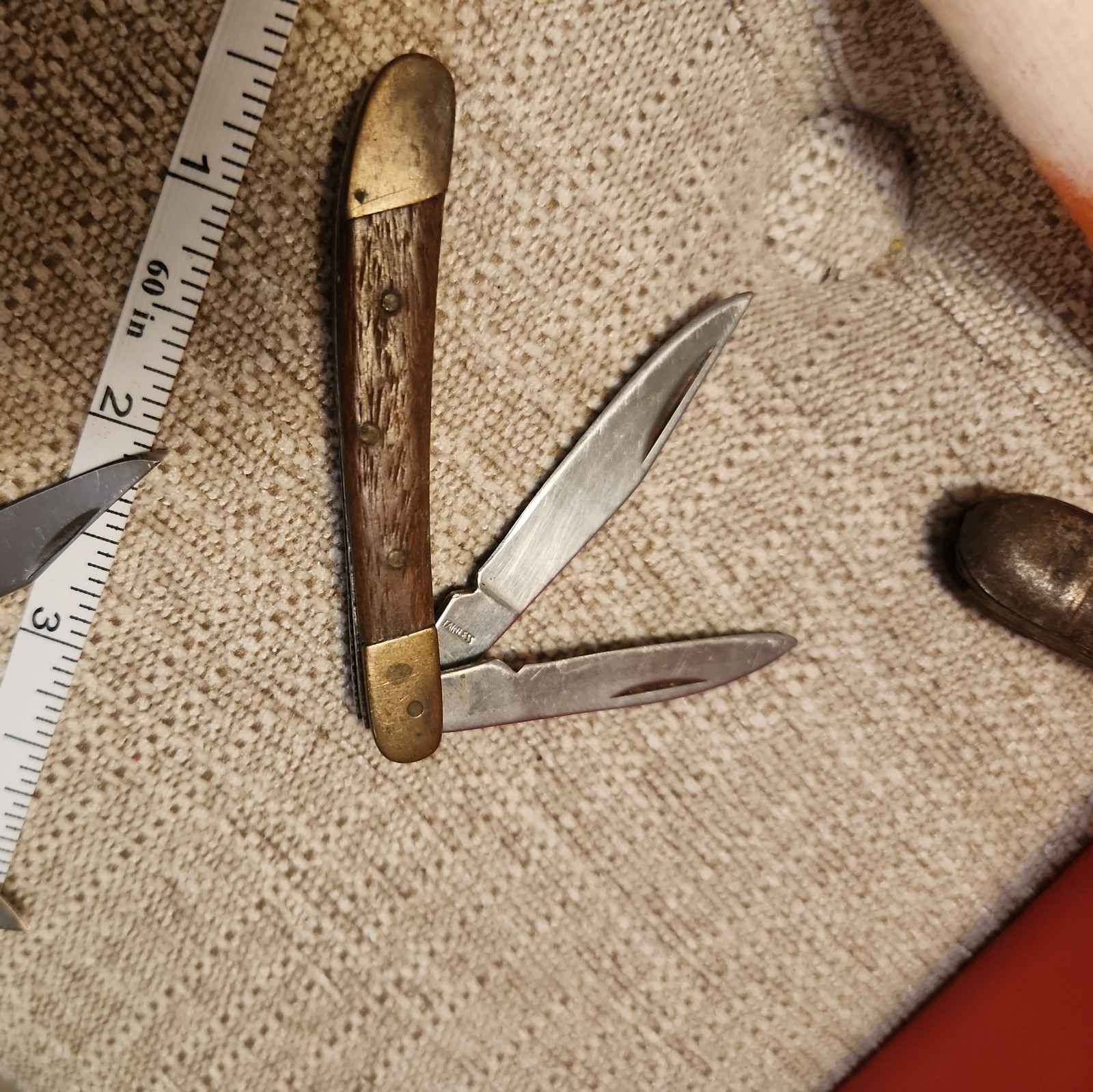 lot of 2 Vintage Small 2 Blade Wooden And Brass Pocket Knives