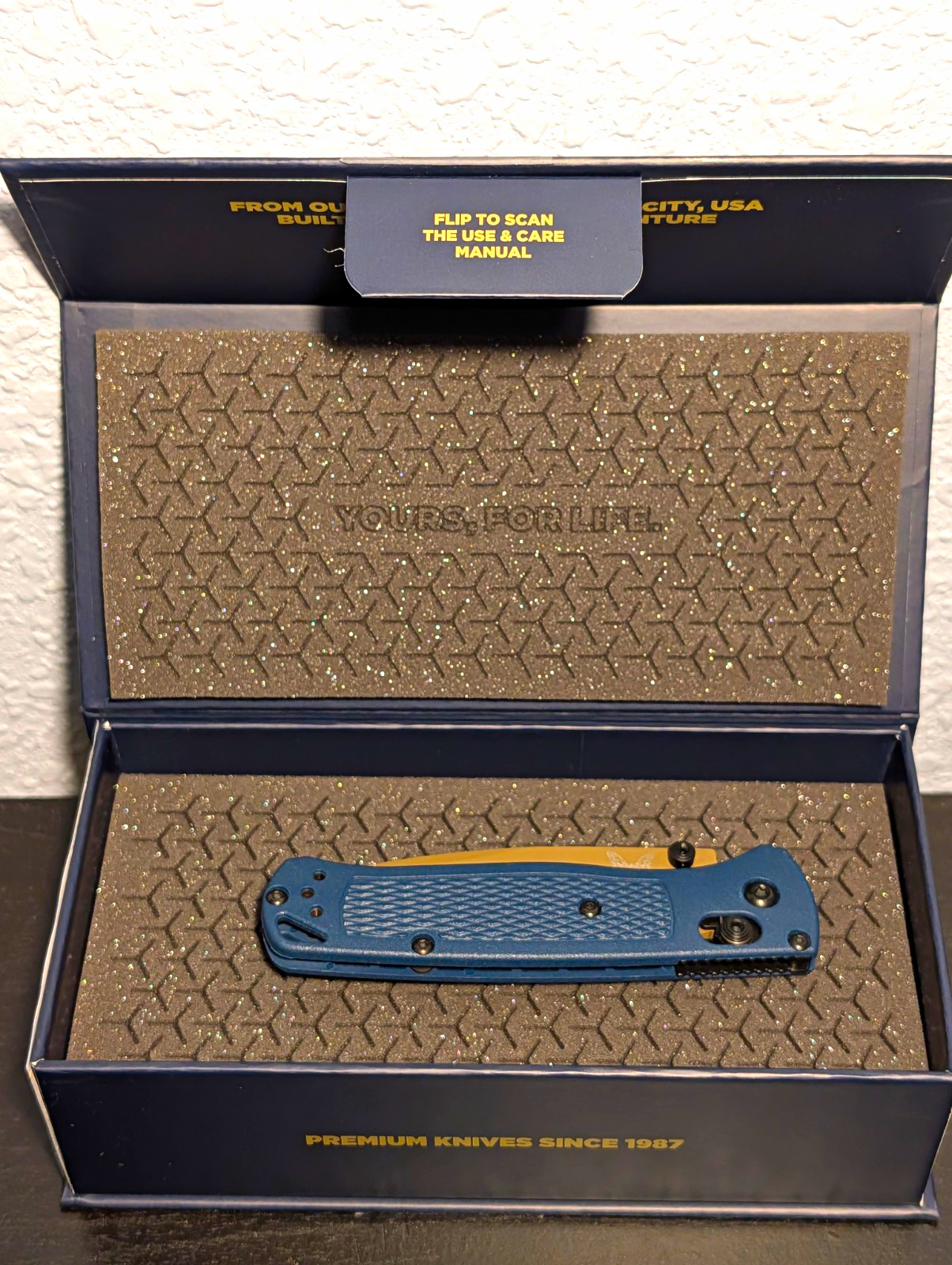 Benchmade Bugout 535FE-05 (100% Authentic) Blue Grivory S30V Axis Drop Point