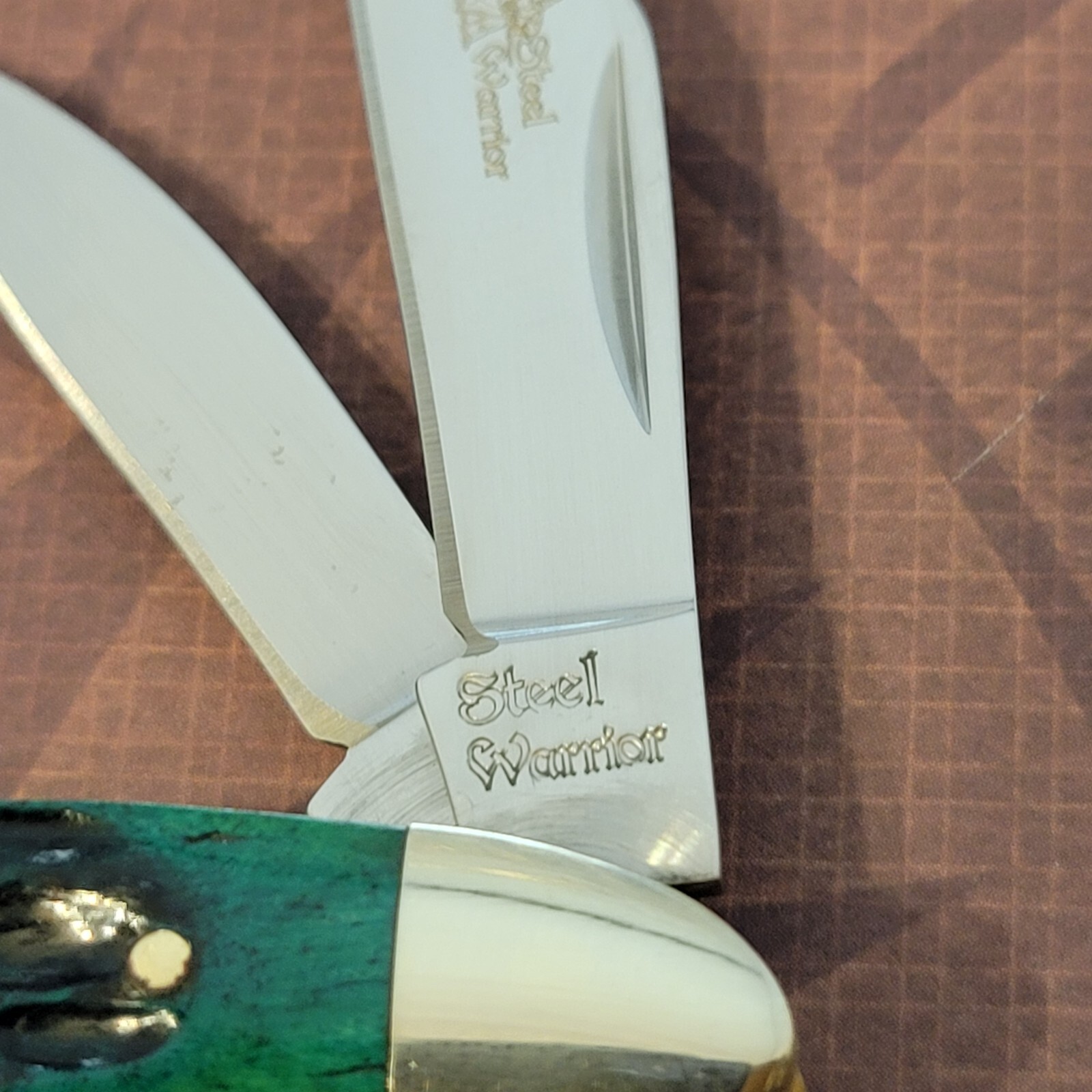 STEEL WARRIOR Knife 2 Blade Peanut JADE Jigged BONE Handles
