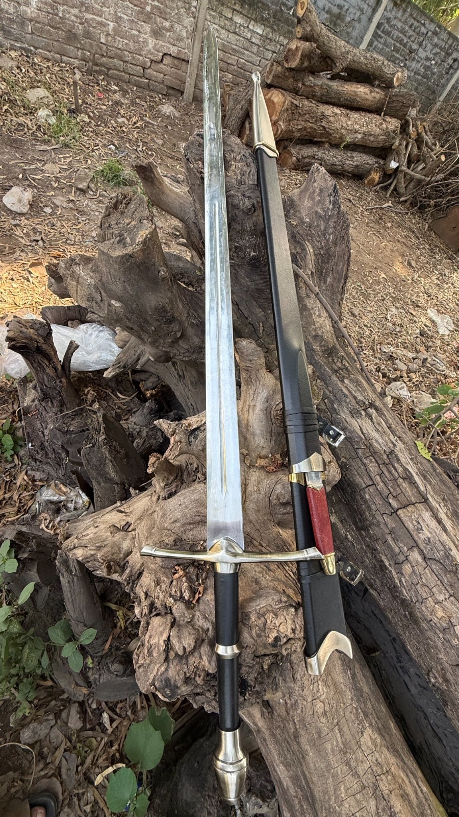 Custom Handmade Carbon Steel Blade Viking Sword , Hunting Sword , Medieval Sword