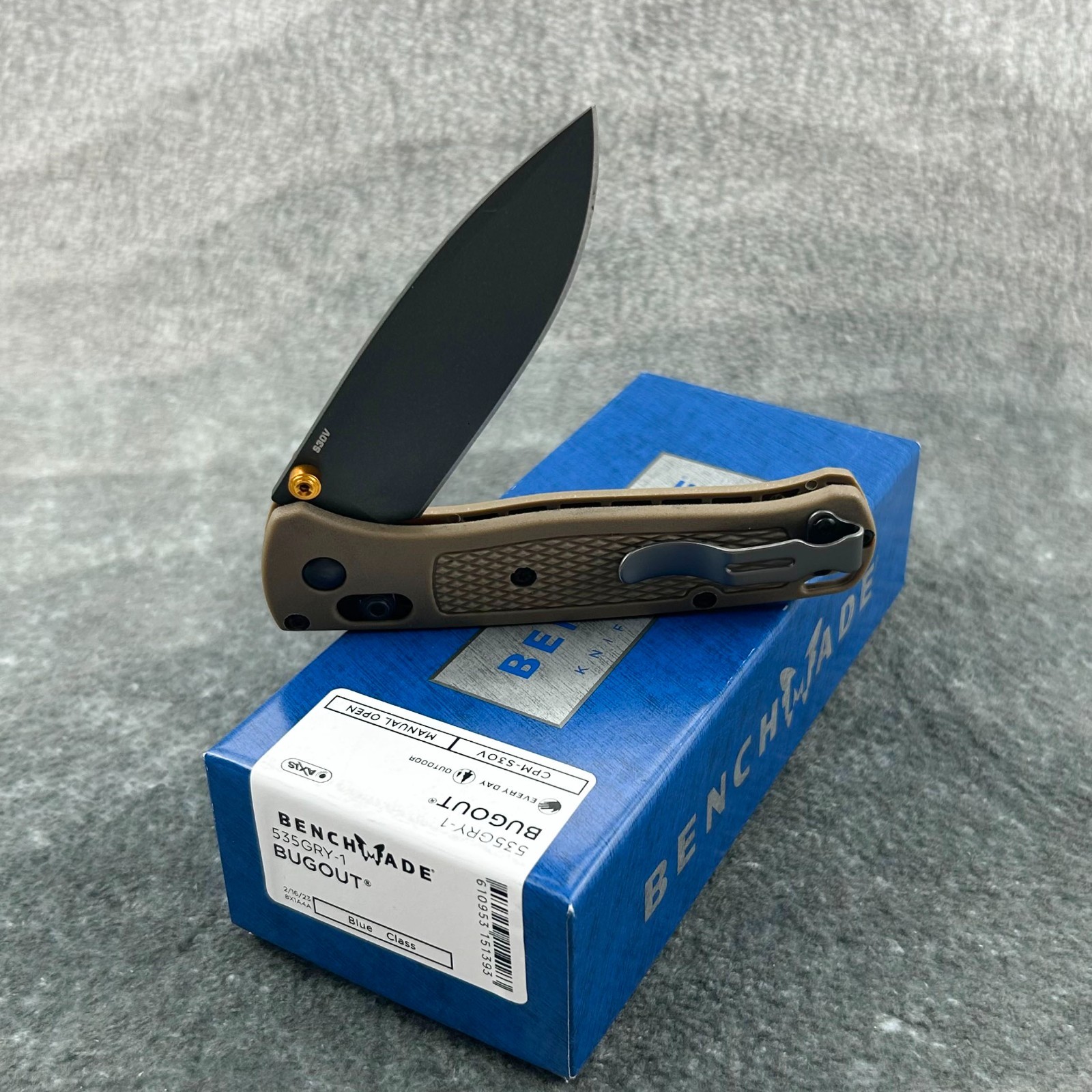 Benchmade 535GRY-1 Bugout AXIS CPM-S30V Folding Knife 3.24″ Gray Handle