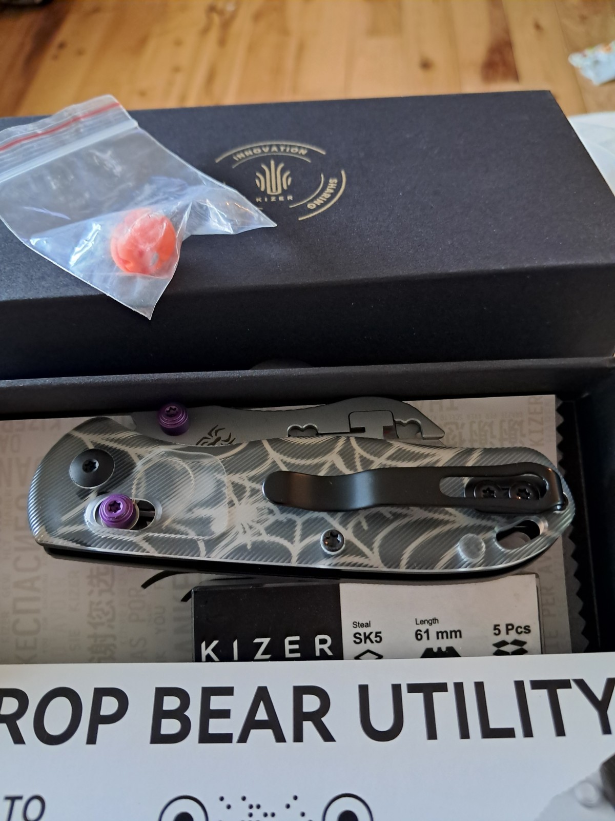 Kizer Halloween 2025 Uti Drop Bear 2 V3619JHW2 – Acrylic – 50Cr15MoV Utility