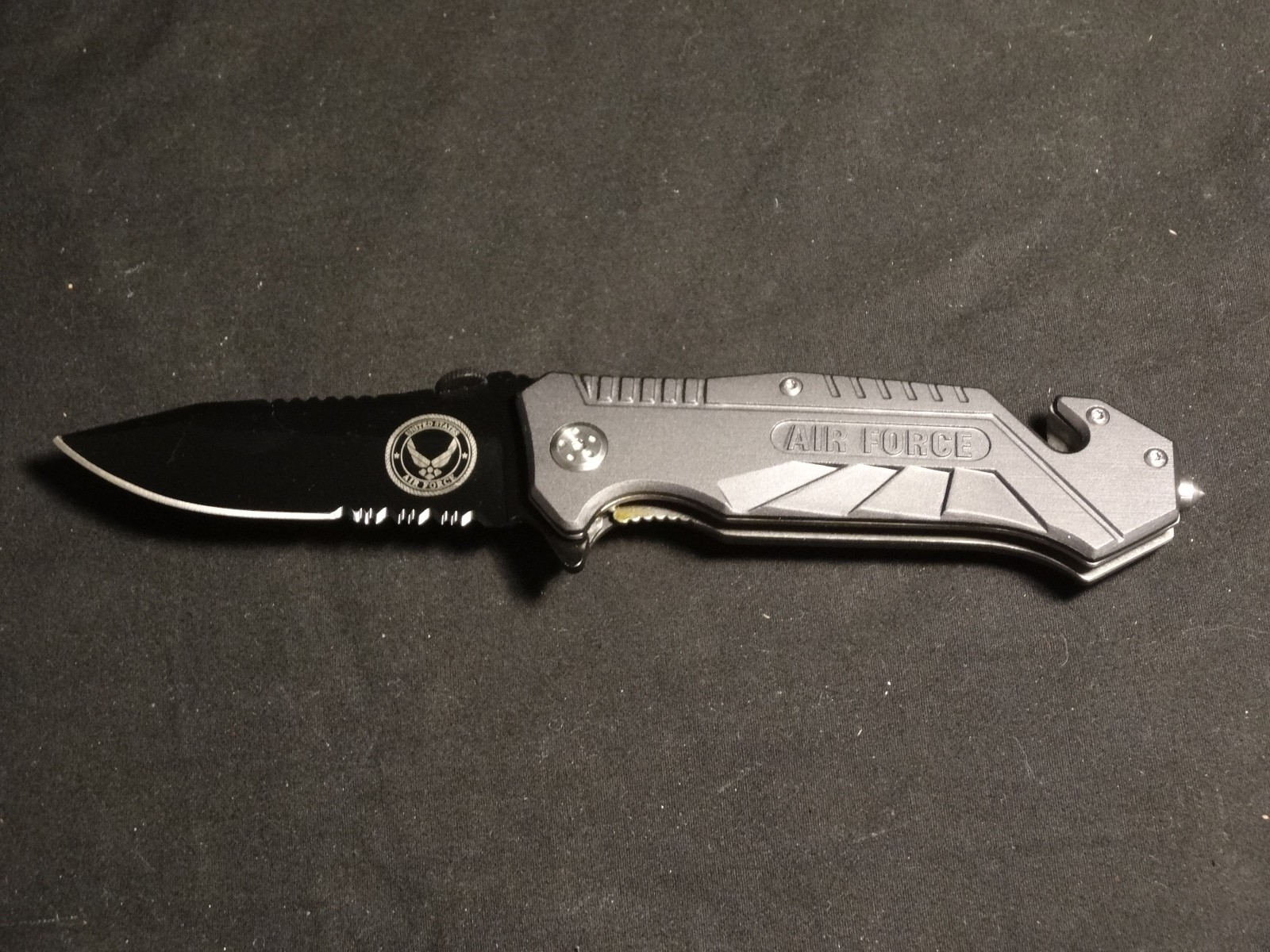 United States Air Force YC-501AF Tactical Folding Knife With Dog Tag
