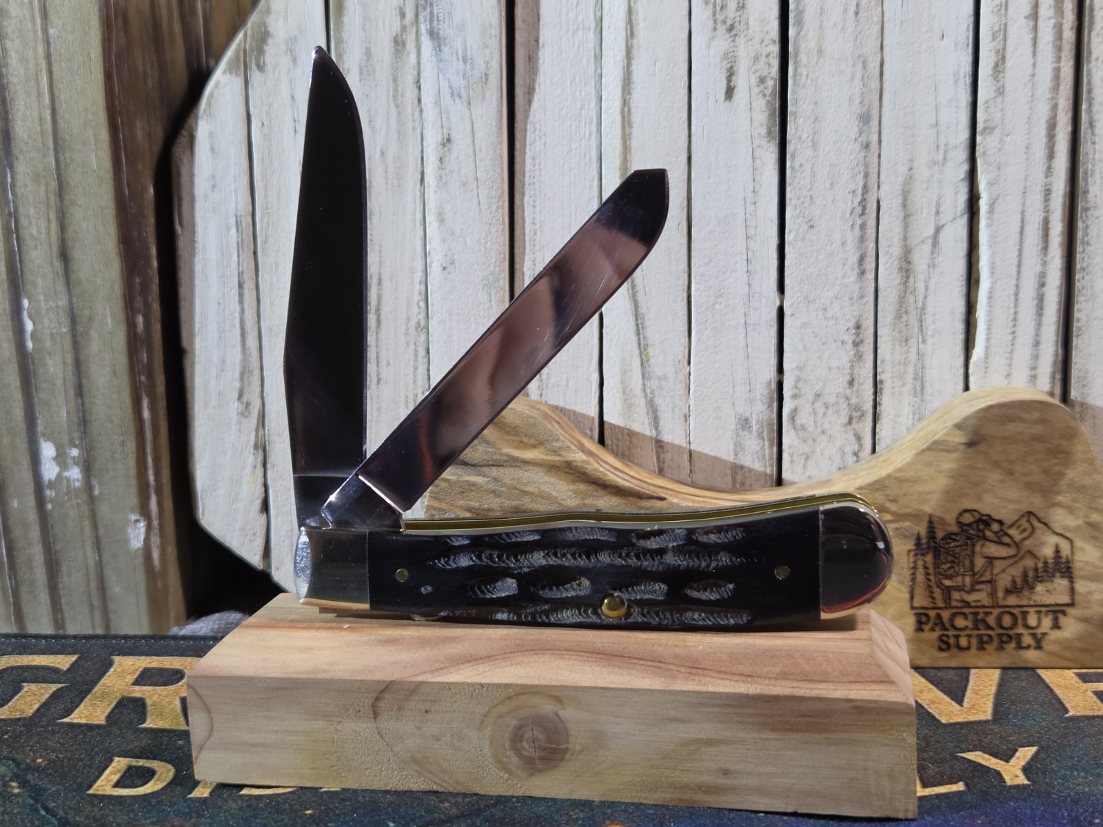 Case XX Buffalo Horn Full Size Trapper Knife NIB 2026