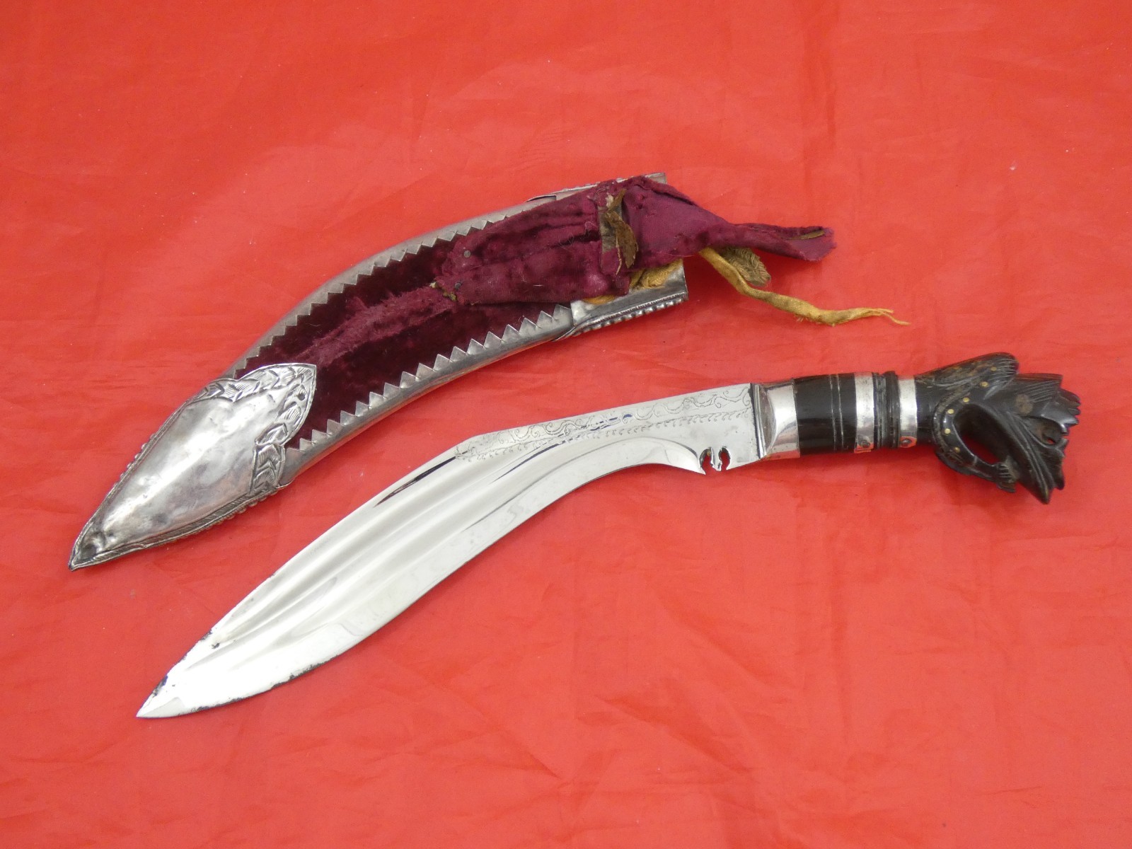 EXCEPTIONAL QUALITY ANTIQUE SILVER MOUNTED KUKRI DAGGER NEPAL INDIA Gurgha Sword
