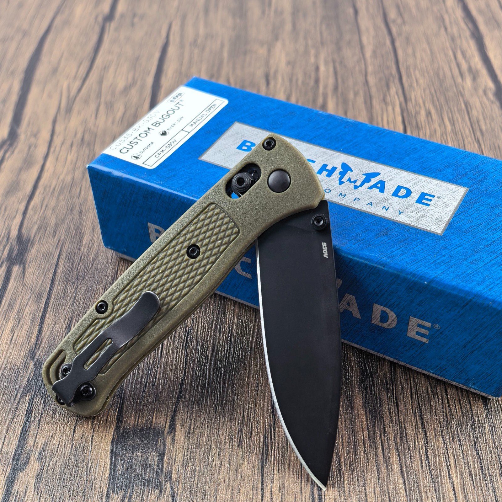 Benchmade-Knives 535 Bugout-Green CF-Elite Handle CPM-S30V-Steel Knives