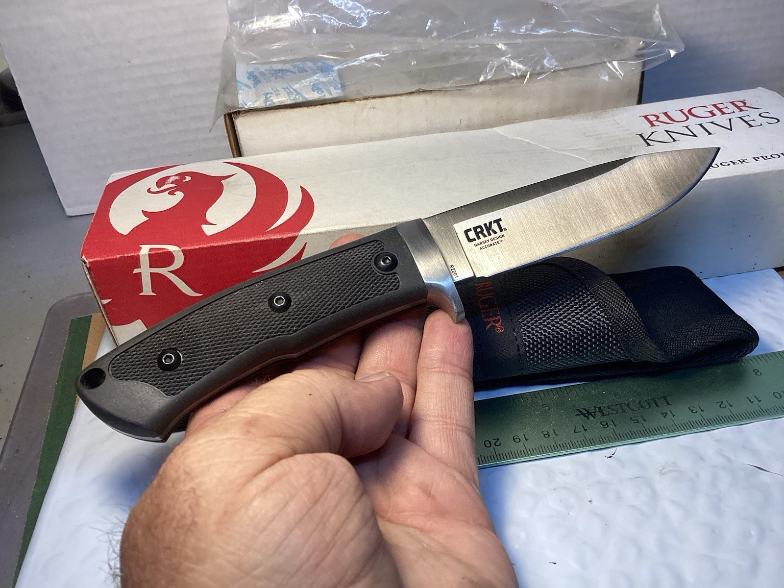 Ruger Accurate CRKT Fixed Blade Hunting Knife R2201 Harsey Design. NOS IN BOX