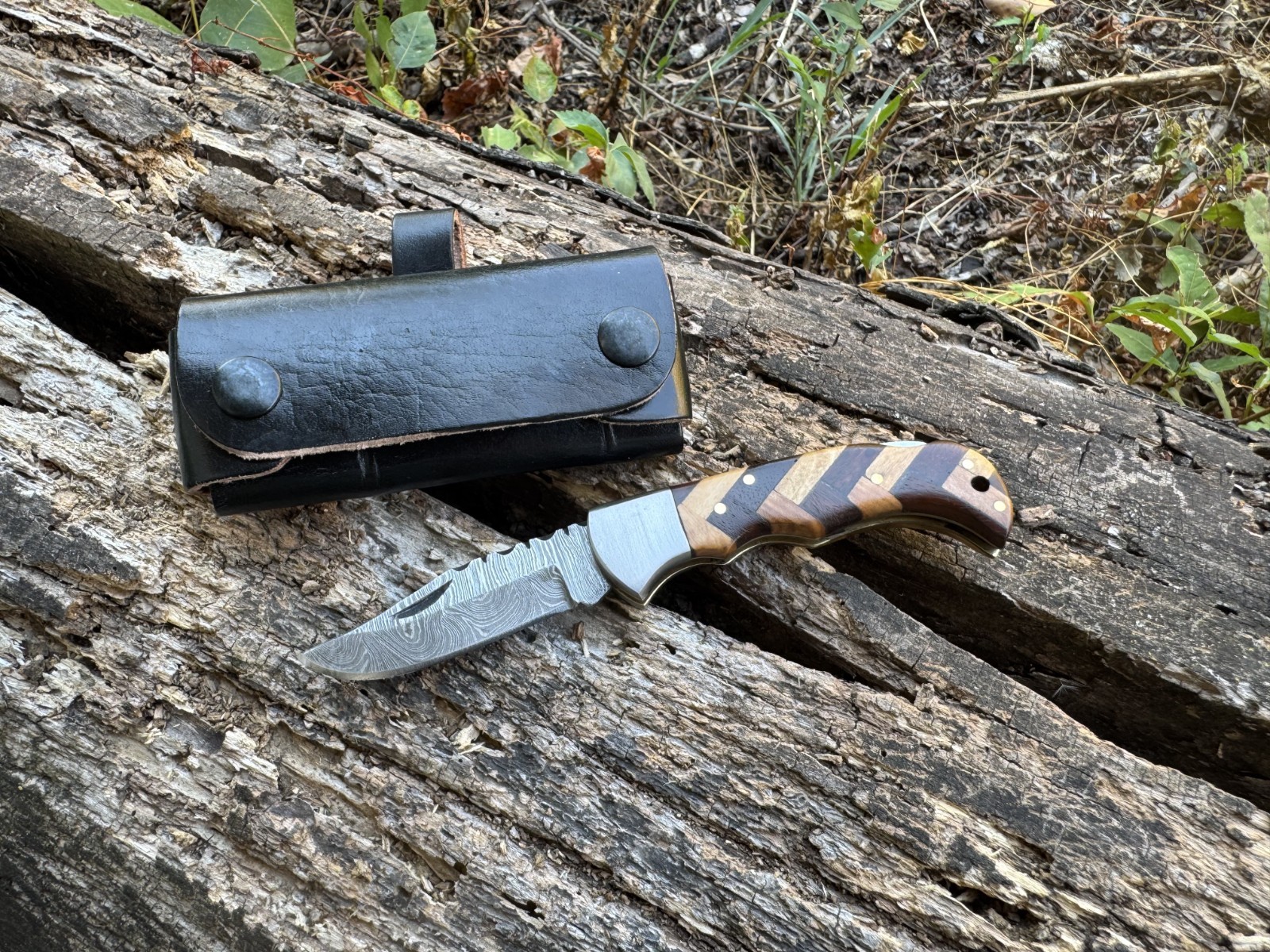 Pocket Knife Folding Survival Hunting Knives Damascus Steel Wood Handle
