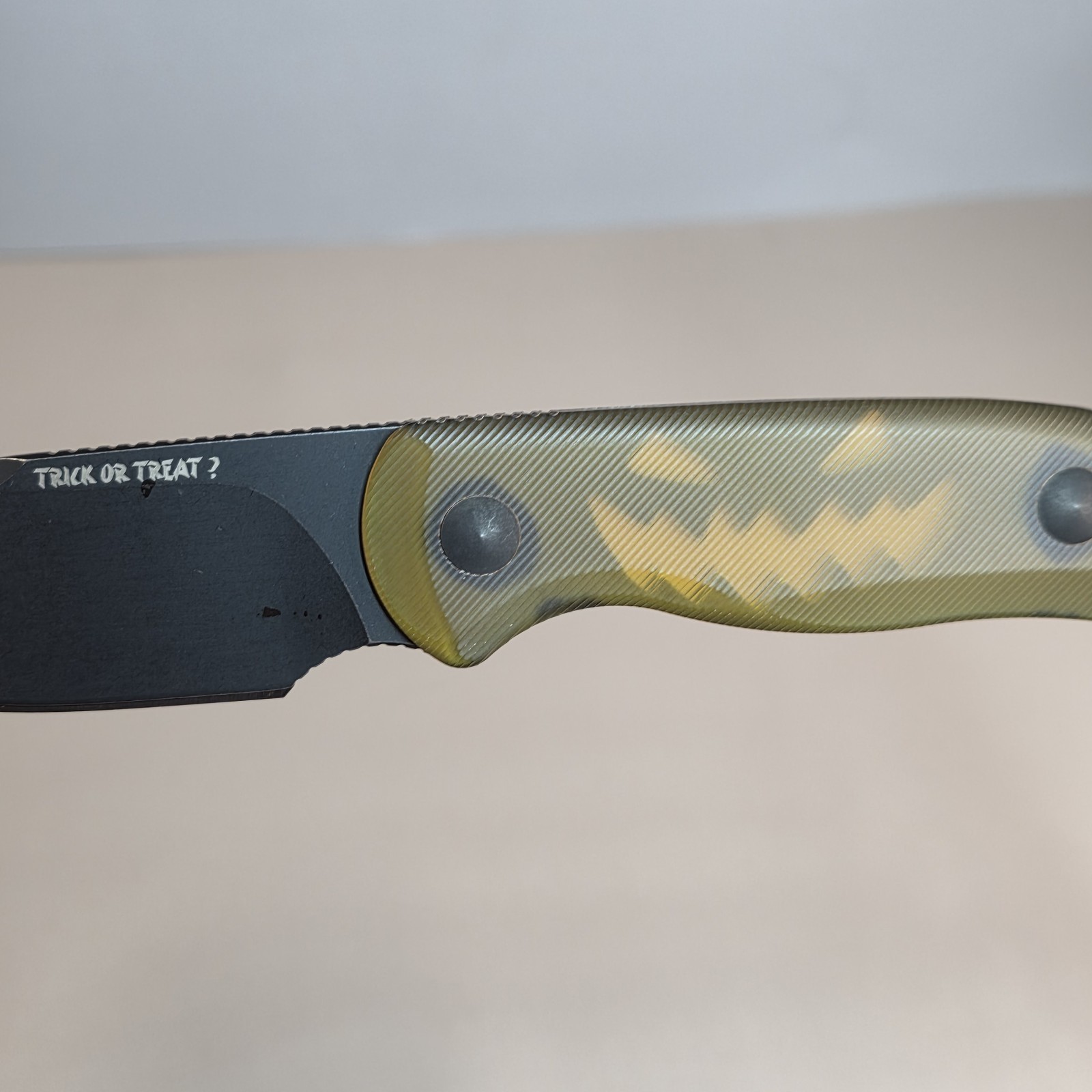 Kizer Trick or Treat? Drop Bear Fixed Knife