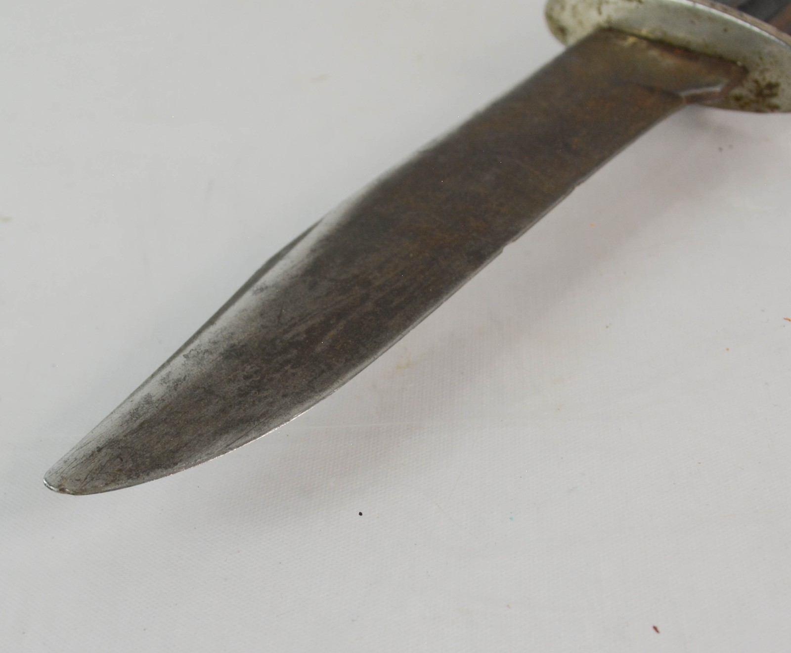 UNBRANDED Hunting Knife with Leather Sheath (Vintage yes / Antique not yet)