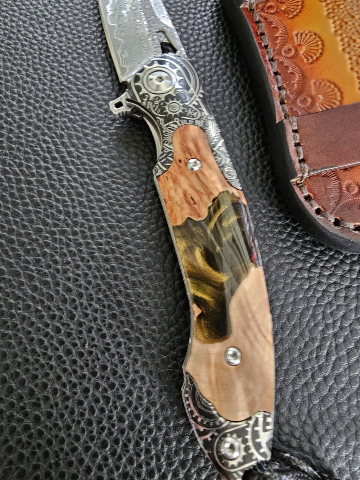 Damascus Steel Pattern Folding Pocket Knife Wood Resin Handle Leather Sheath NEW